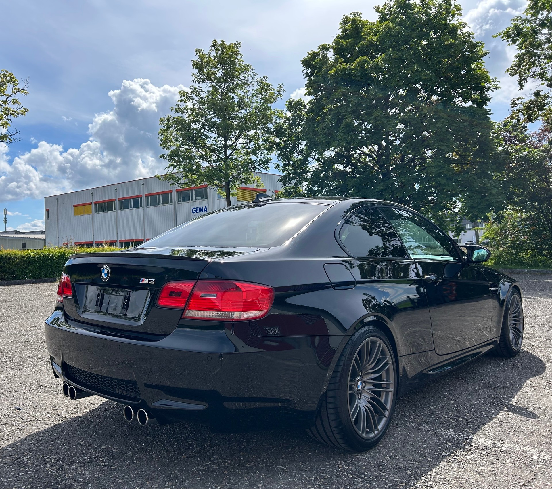BMW M3-image-5