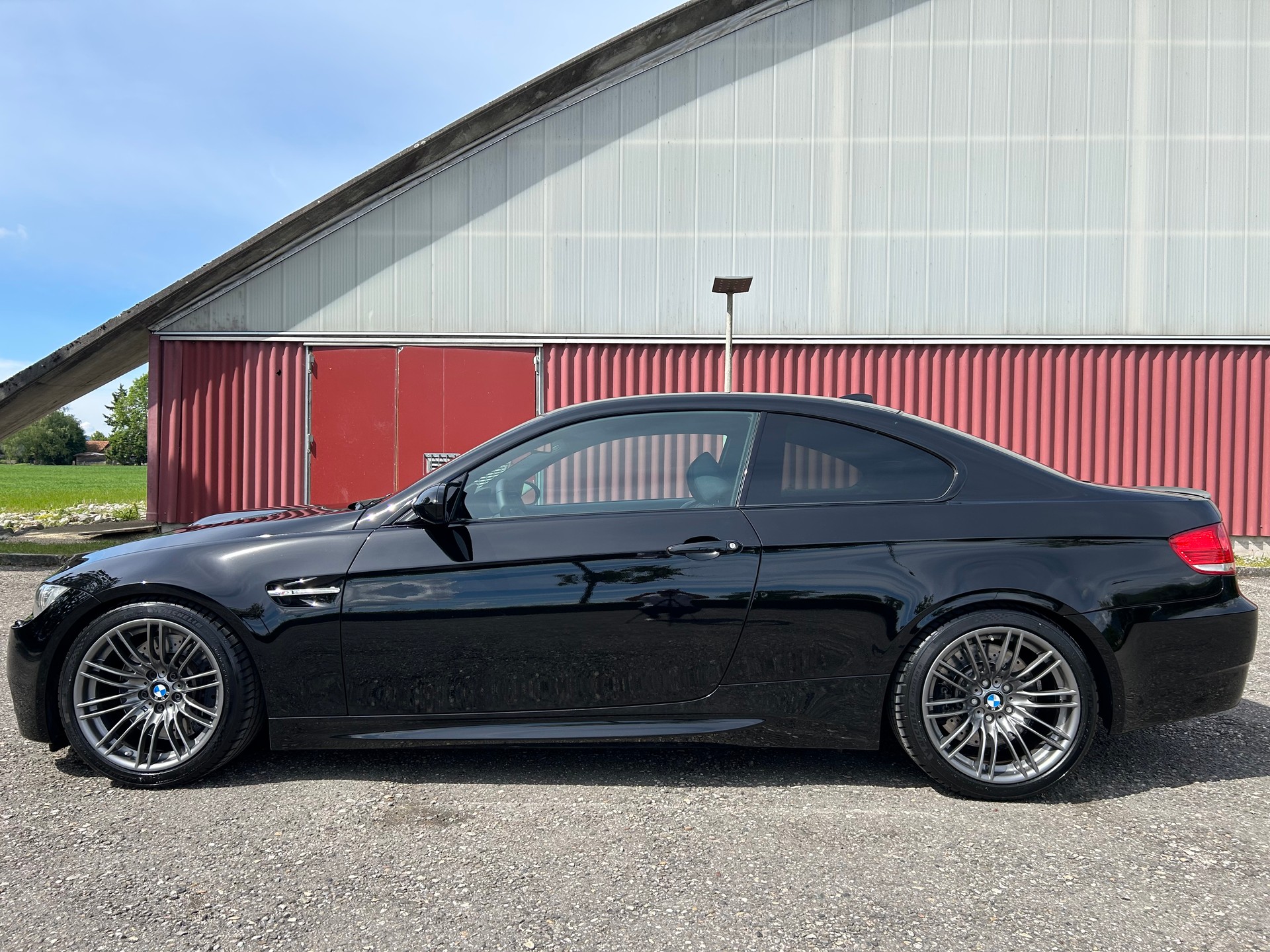 BMW M3-image-2
