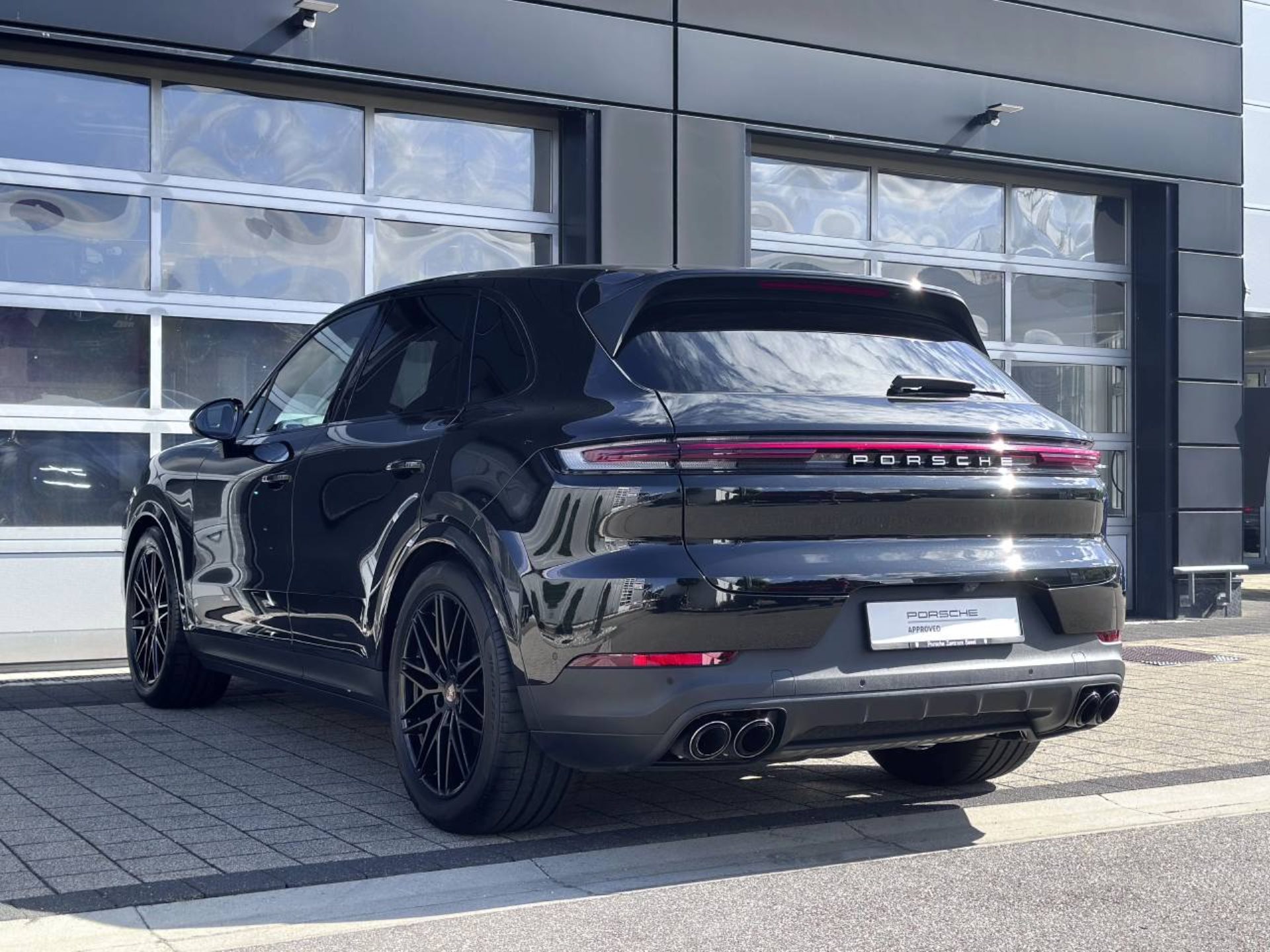 PORSCHE Cayenne-image-12