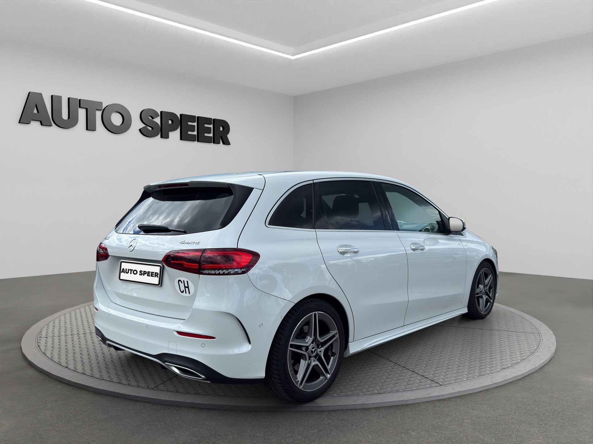 MERCEDES-BENZ B 200 4Matic AMG Line-image-7