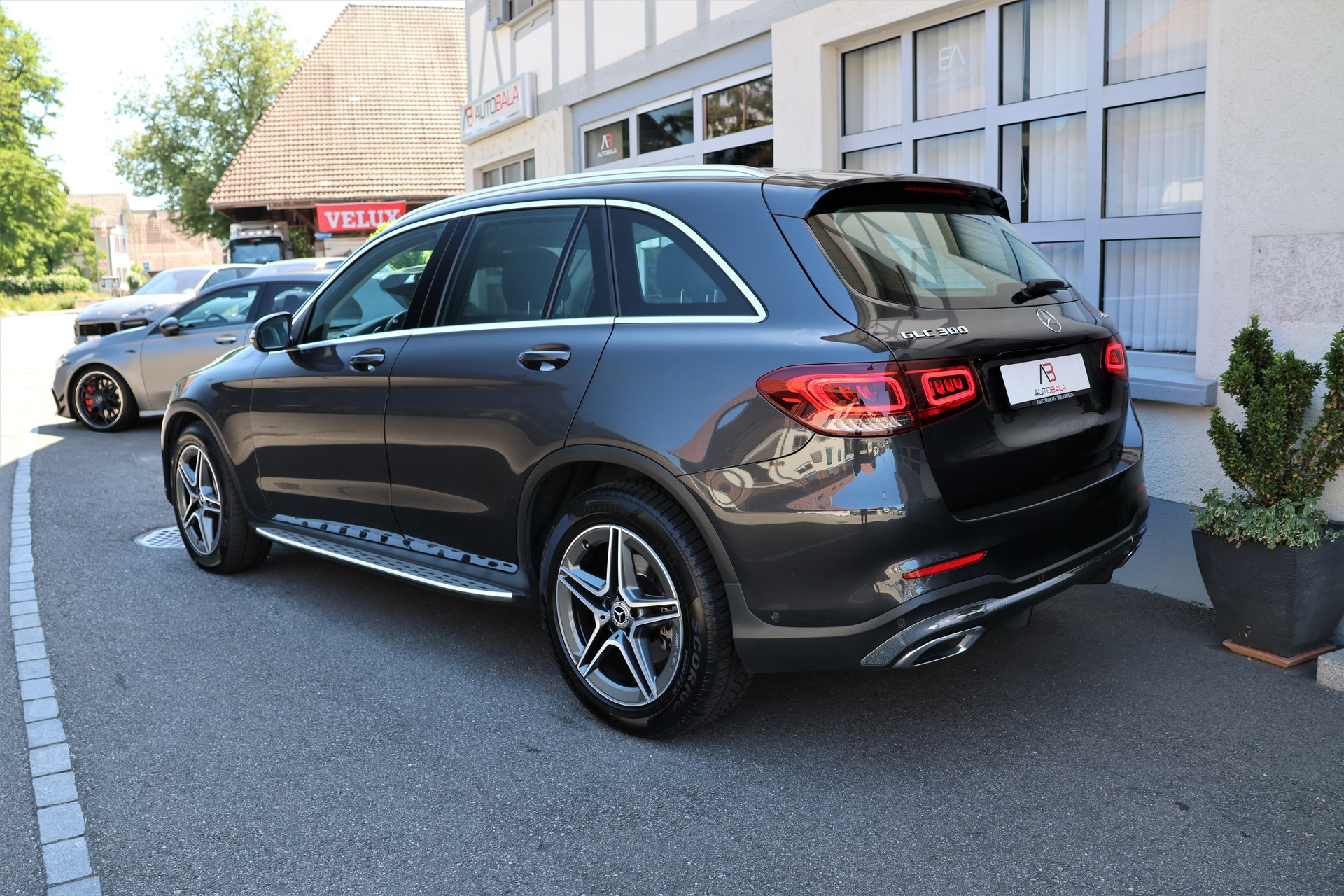 MERCEDES-BENZ GLC 300 AMG Line 4Matic 9G-Tronic + 2.4T AHK-image-6