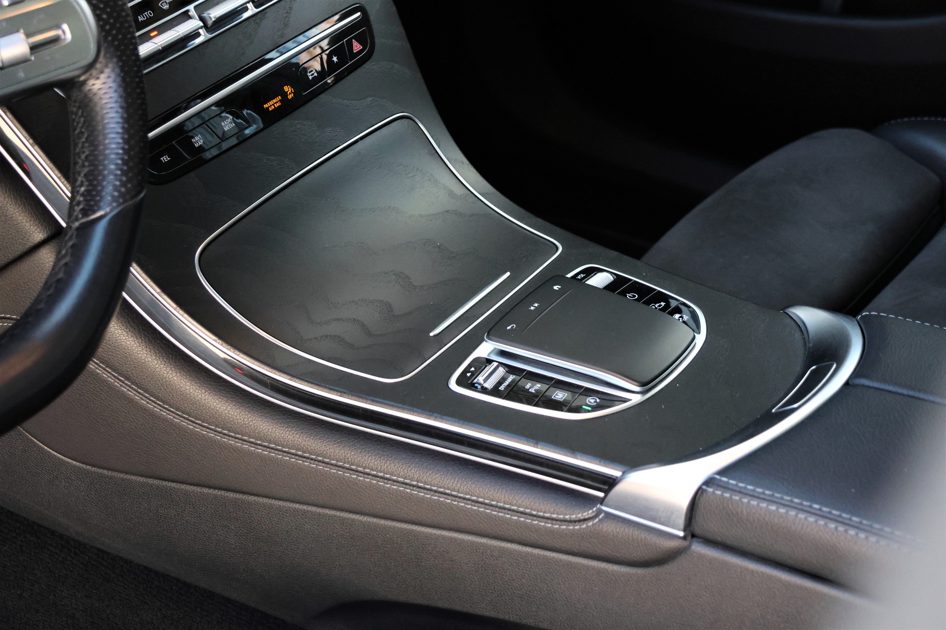 MERCEDES-BENZ GLC 300 AMG Line 4Matic 9G-Tronic + 2.4T AHK-image-10
