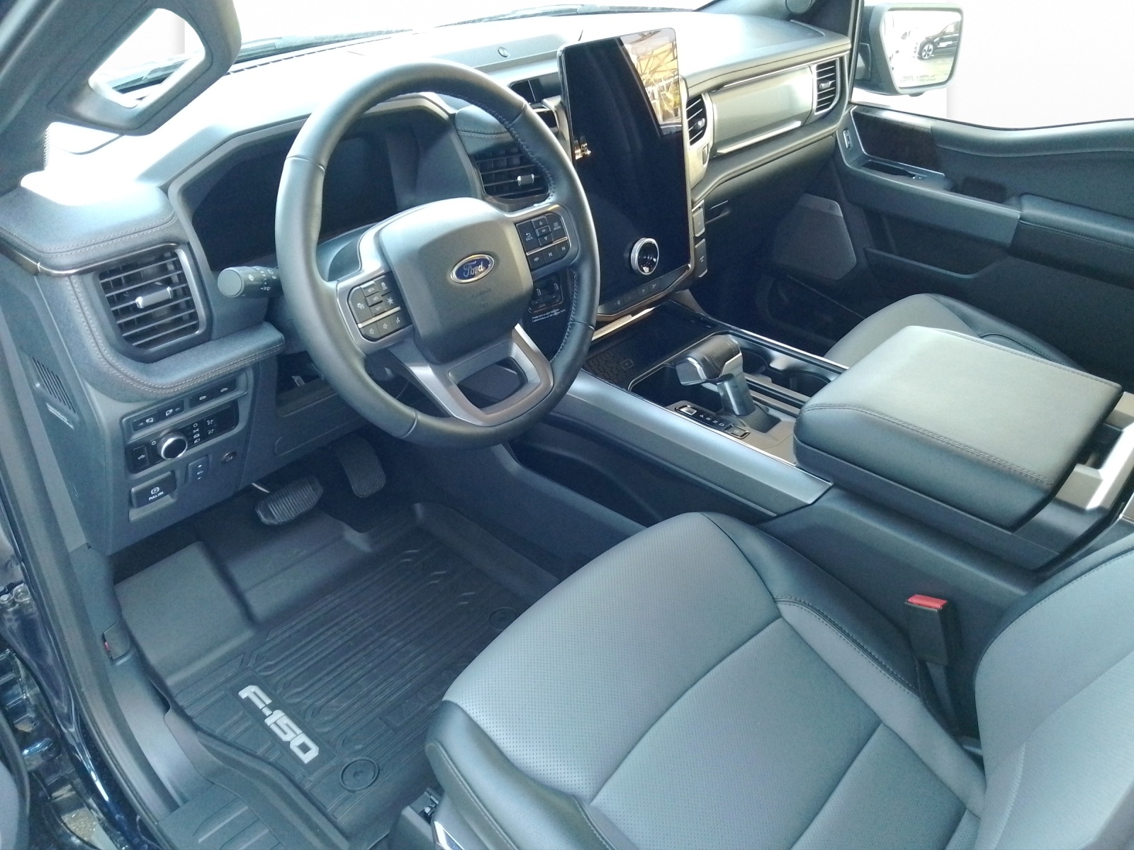 FORD F-150 Lightning DKab.Pick-up 98 kWh Lariat Launch Edition 4x4-image-5
