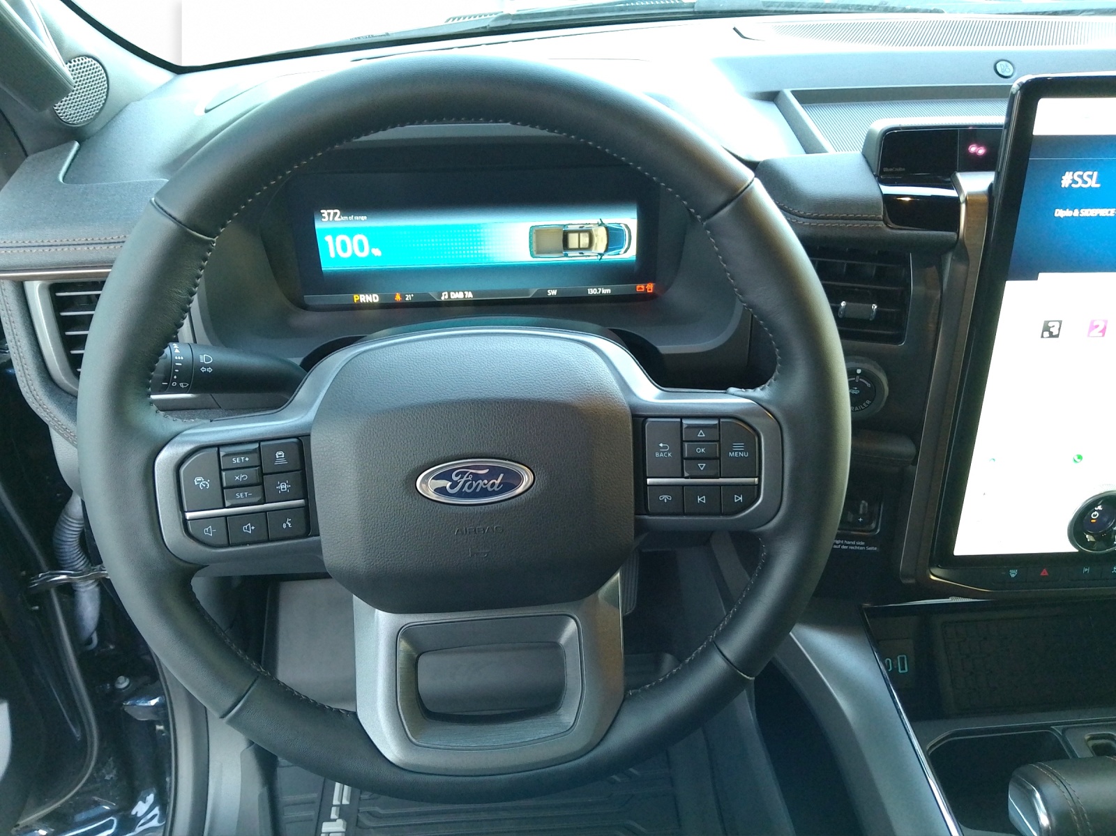 FORD F-150 Lightning DKab.Pick-up 98 kWh Lariat Launch Edition 4x4-image-6