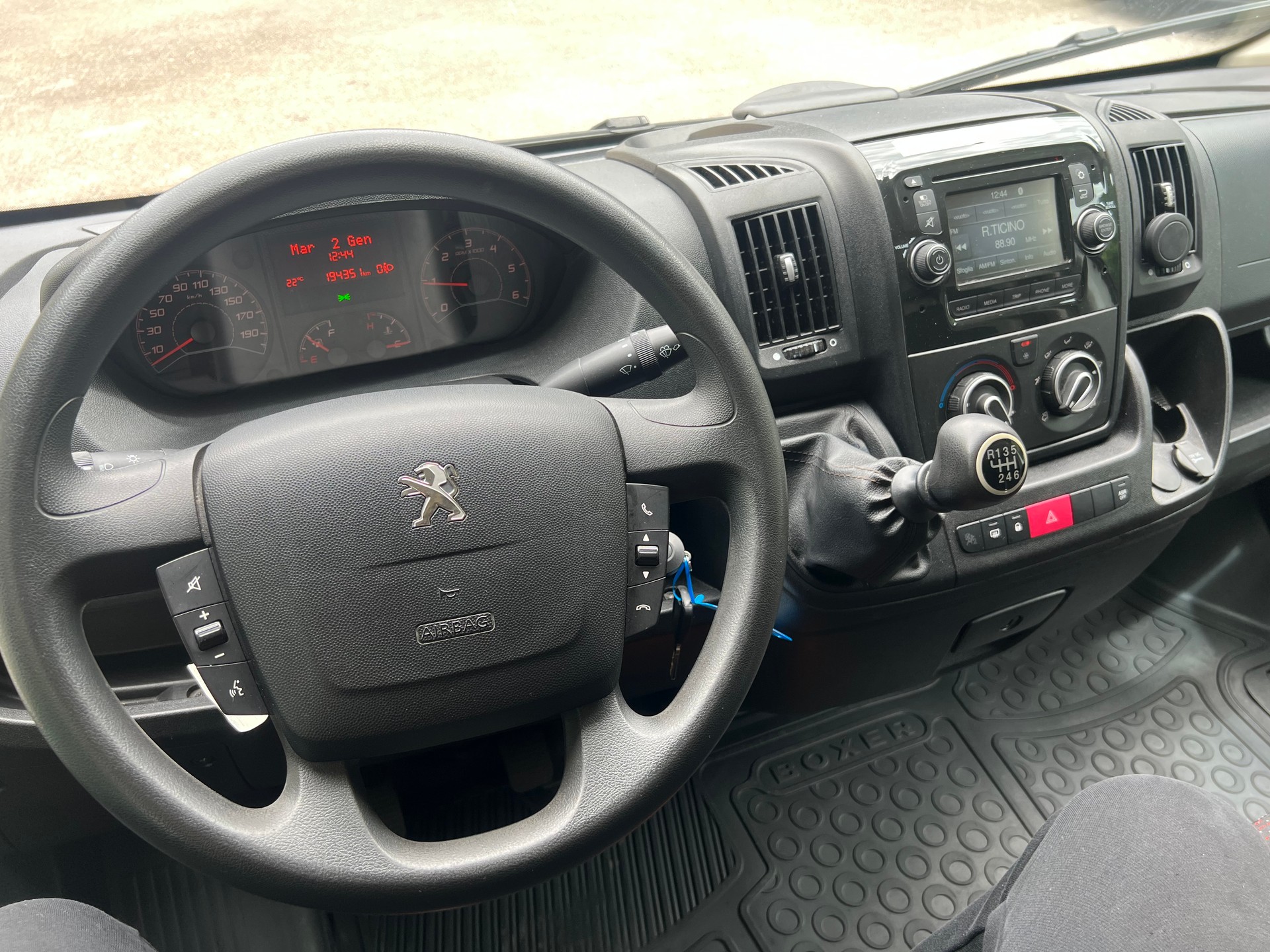PEUGEOT Boxer 2.0 HDI 335 Active L2H2-image-6