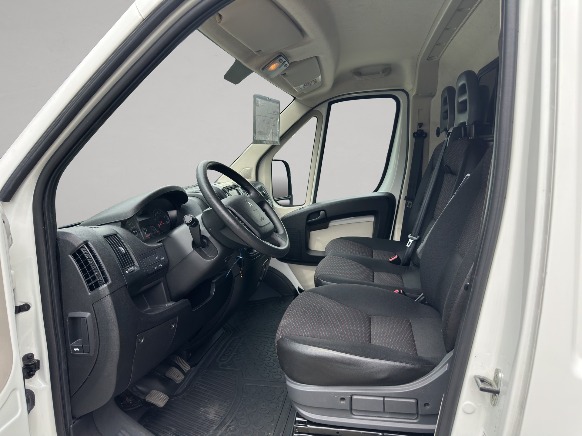 PEUGEOT Boxer 2.0 HDI 335 Active L2H2-image-4