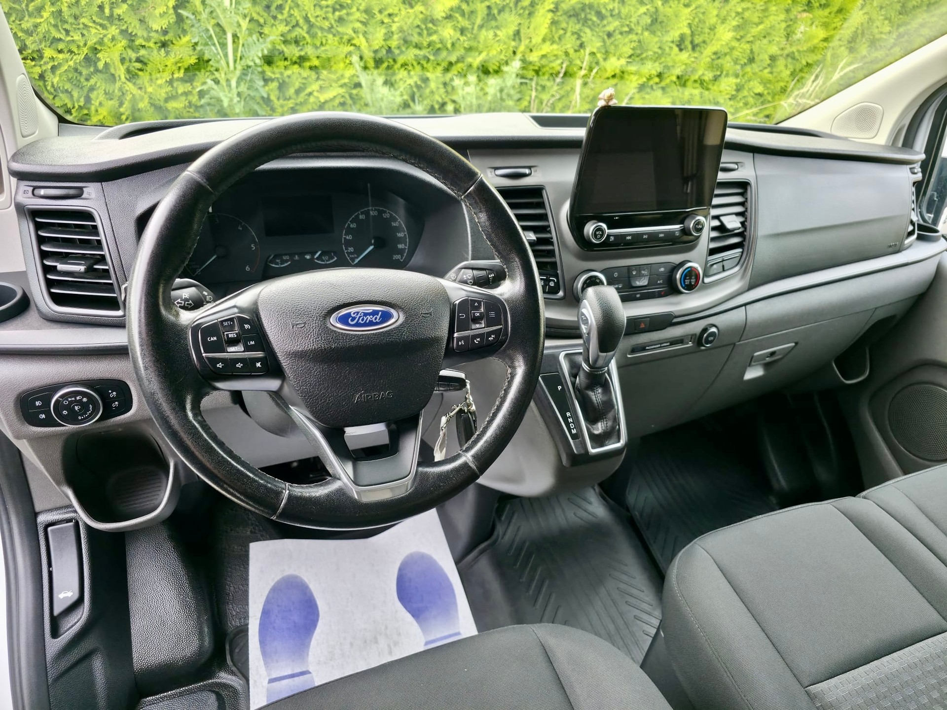FORD Transit Custom Van 320 L2H1 Trend A-image-9