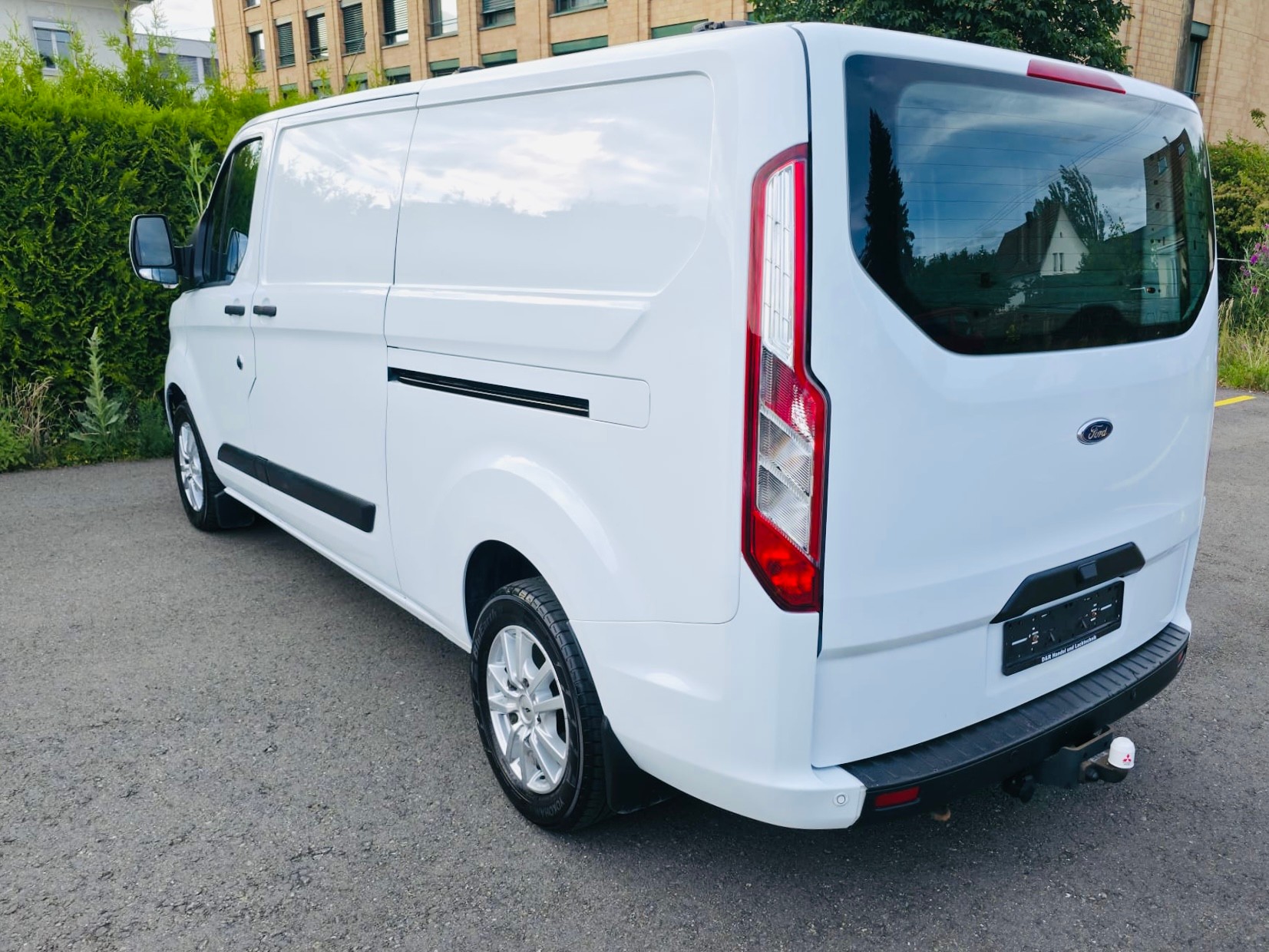 FORD Transit Custom Van 320 L2H1 Trend A-image-5