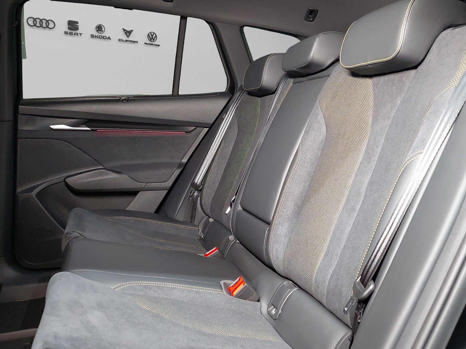 SKODA Enyaq 4x4 RS-image-8