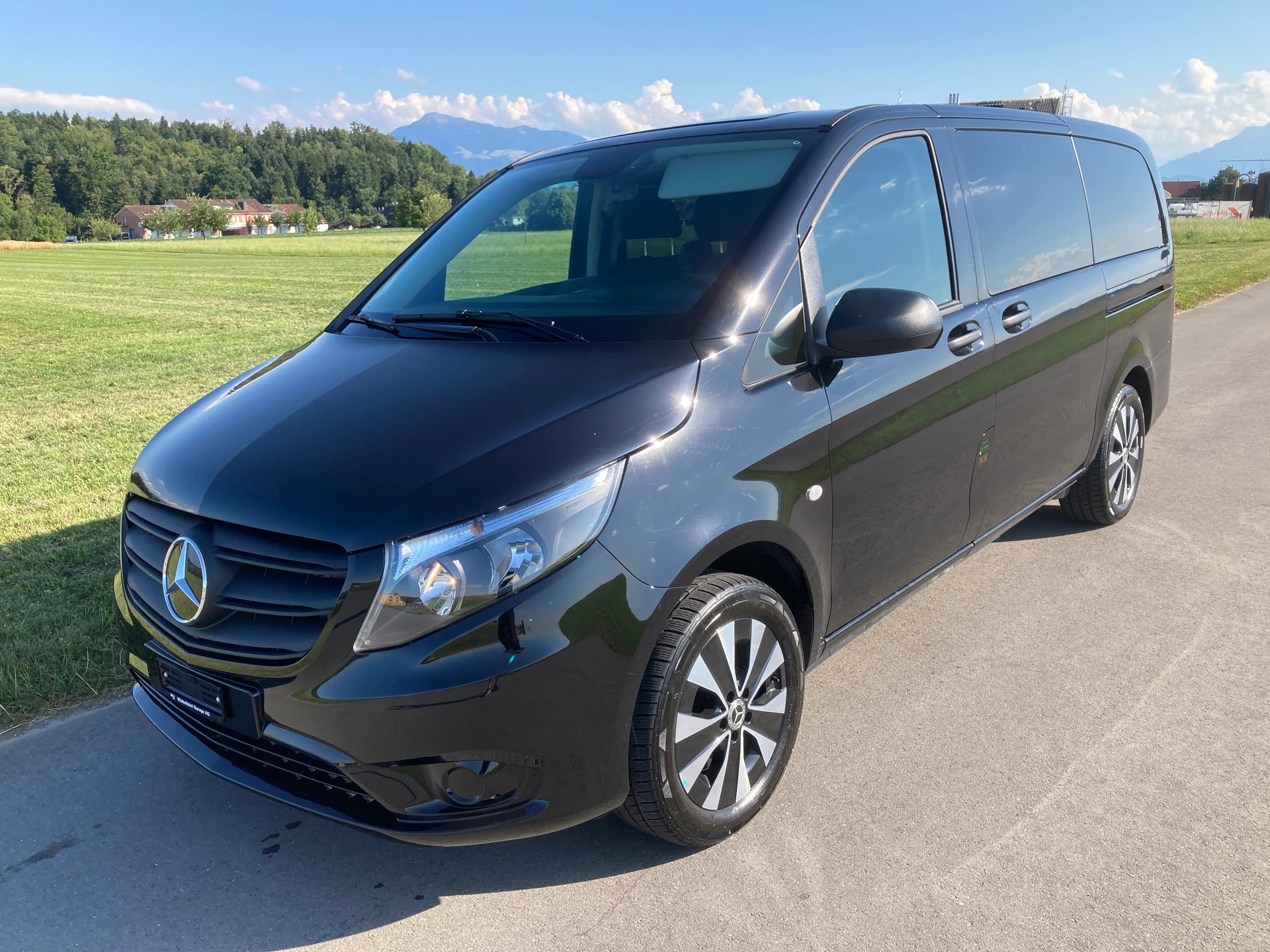 MERCEDES-BENZ Vito 116 CDI Tourer 4Matic 9G-Tronic 9 Sitzer-image-0
