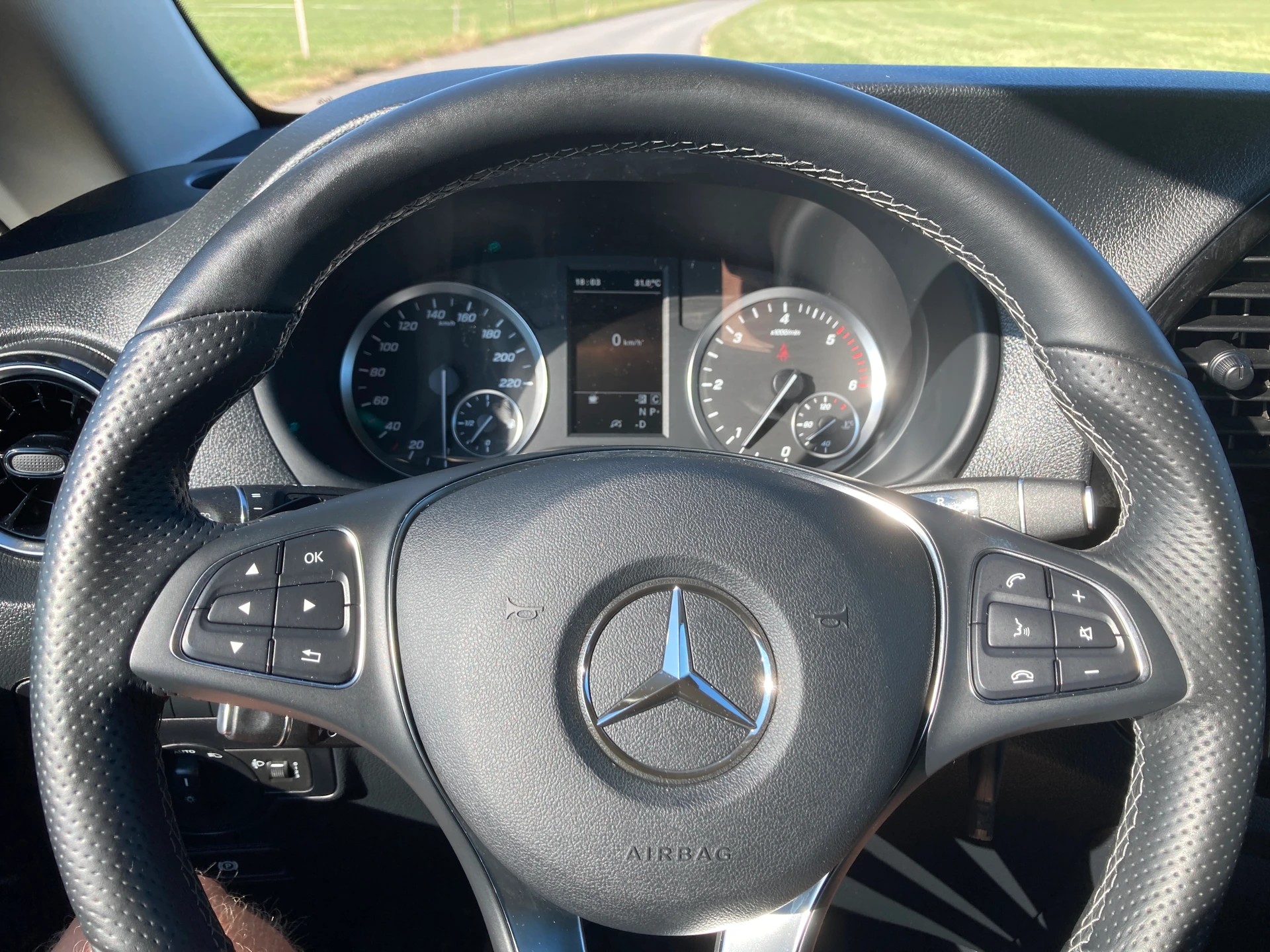 MERCEDES-BENZ Vito 116 CDI Tourer 4Matic 9G-Tronic 9 Sitzer-image-13