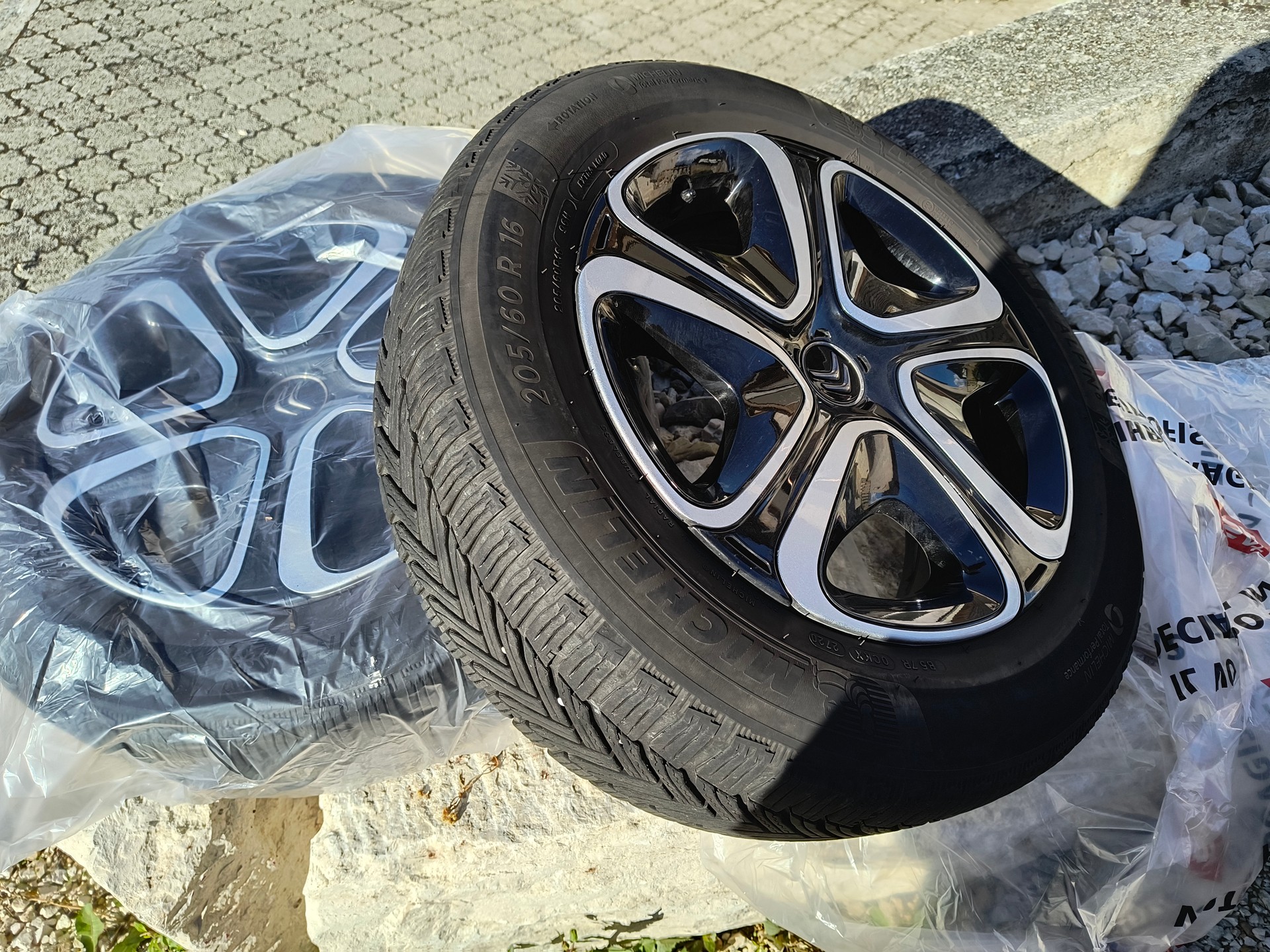 CITROEN 1.2 PureTech 130 Swiss Edition-image-9
