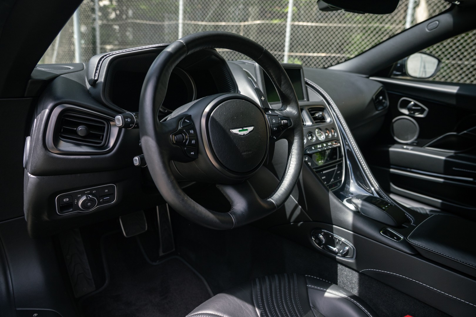 ASTON MARTIN DB11 V12 Touchtronic 3 AMR-image-12