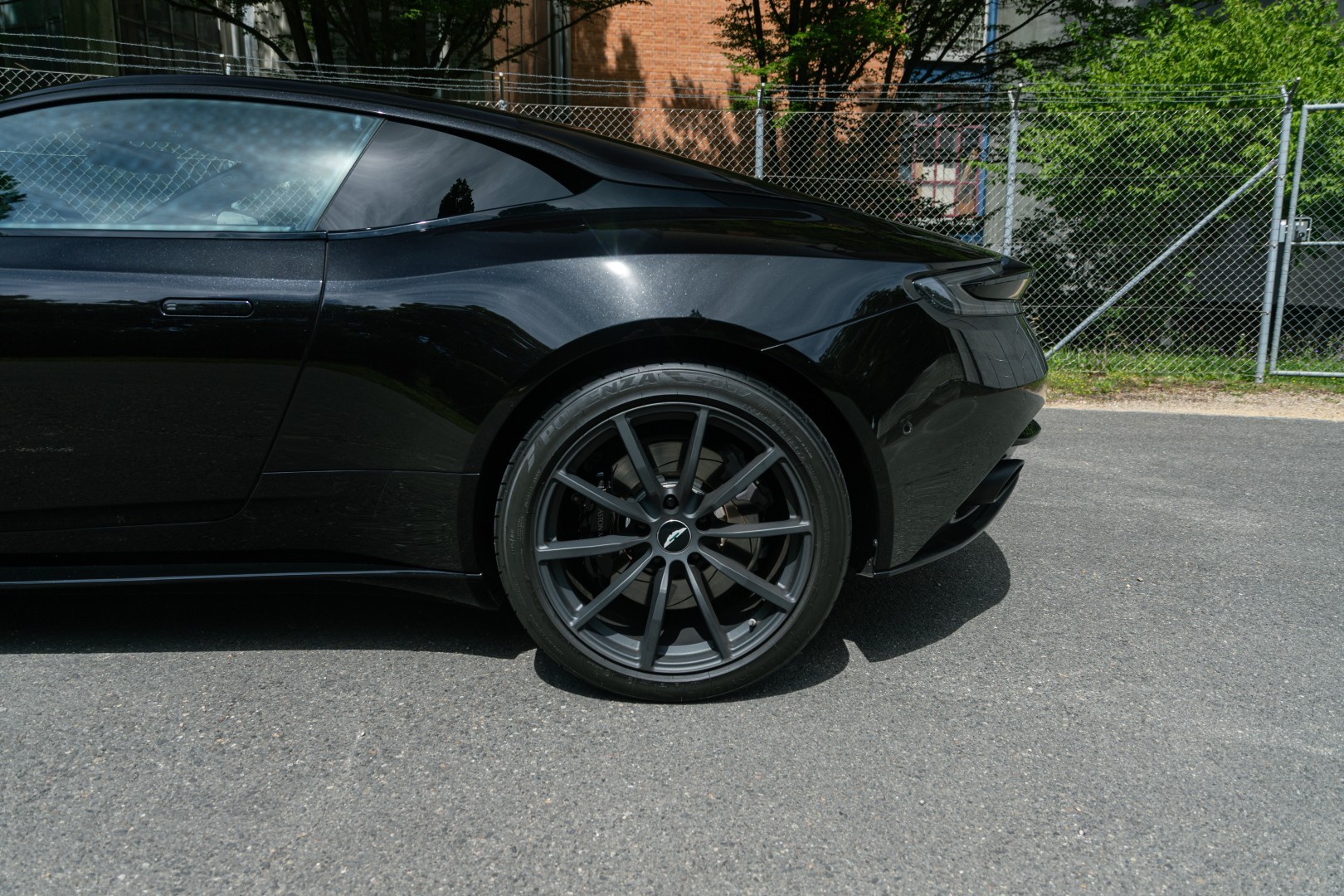 ASTON MARTIN DB11 V12 Touchtronic 3 AMR-image-3