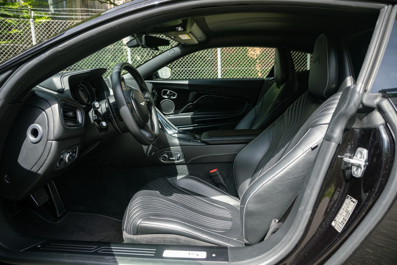 ASTON MARTIN DB11 V12 Touchtronic 3 AMR-image-11