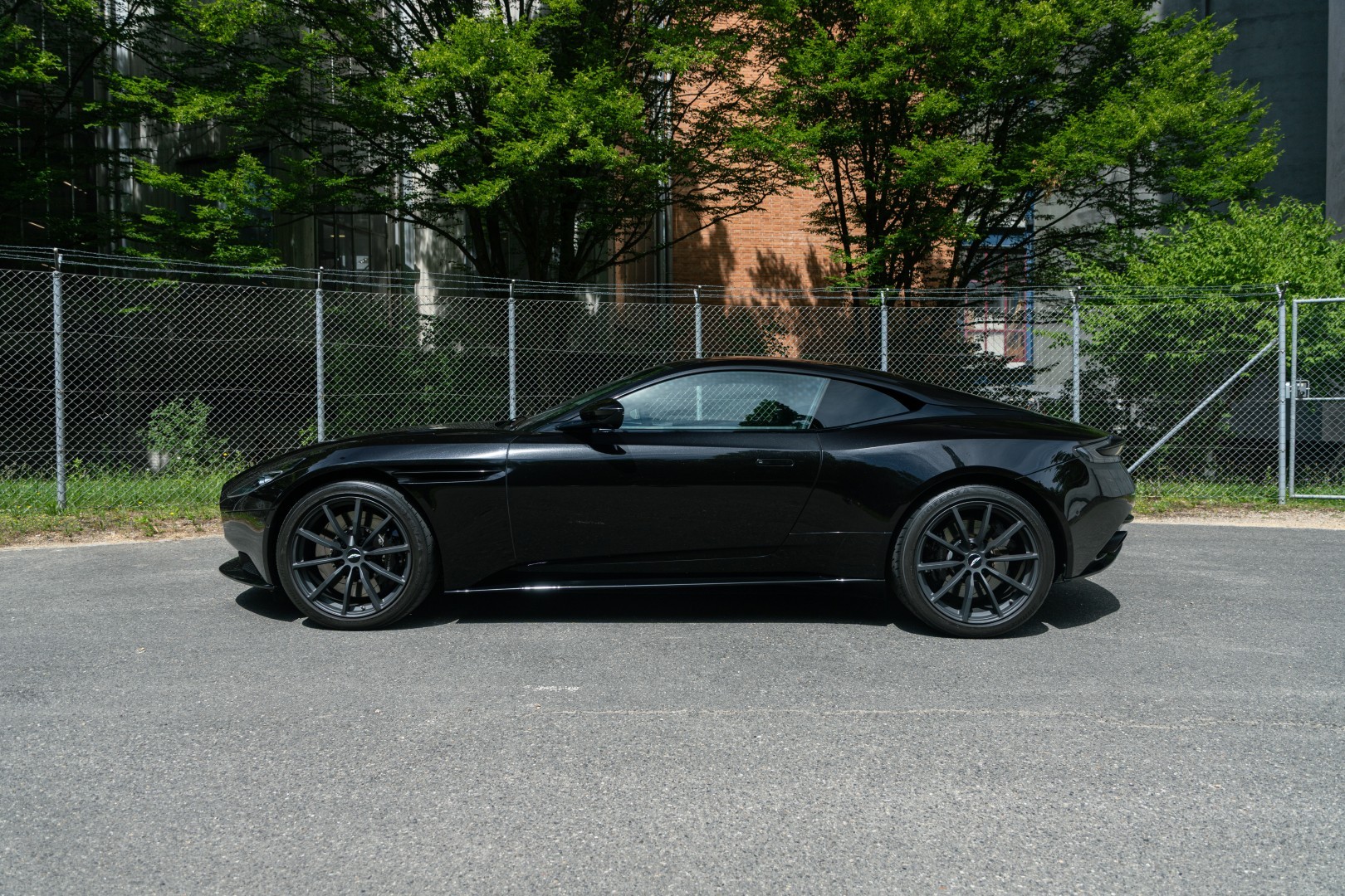 ASTON MARTIN DB11 V12 Touchtronic 3 AMR-image-1