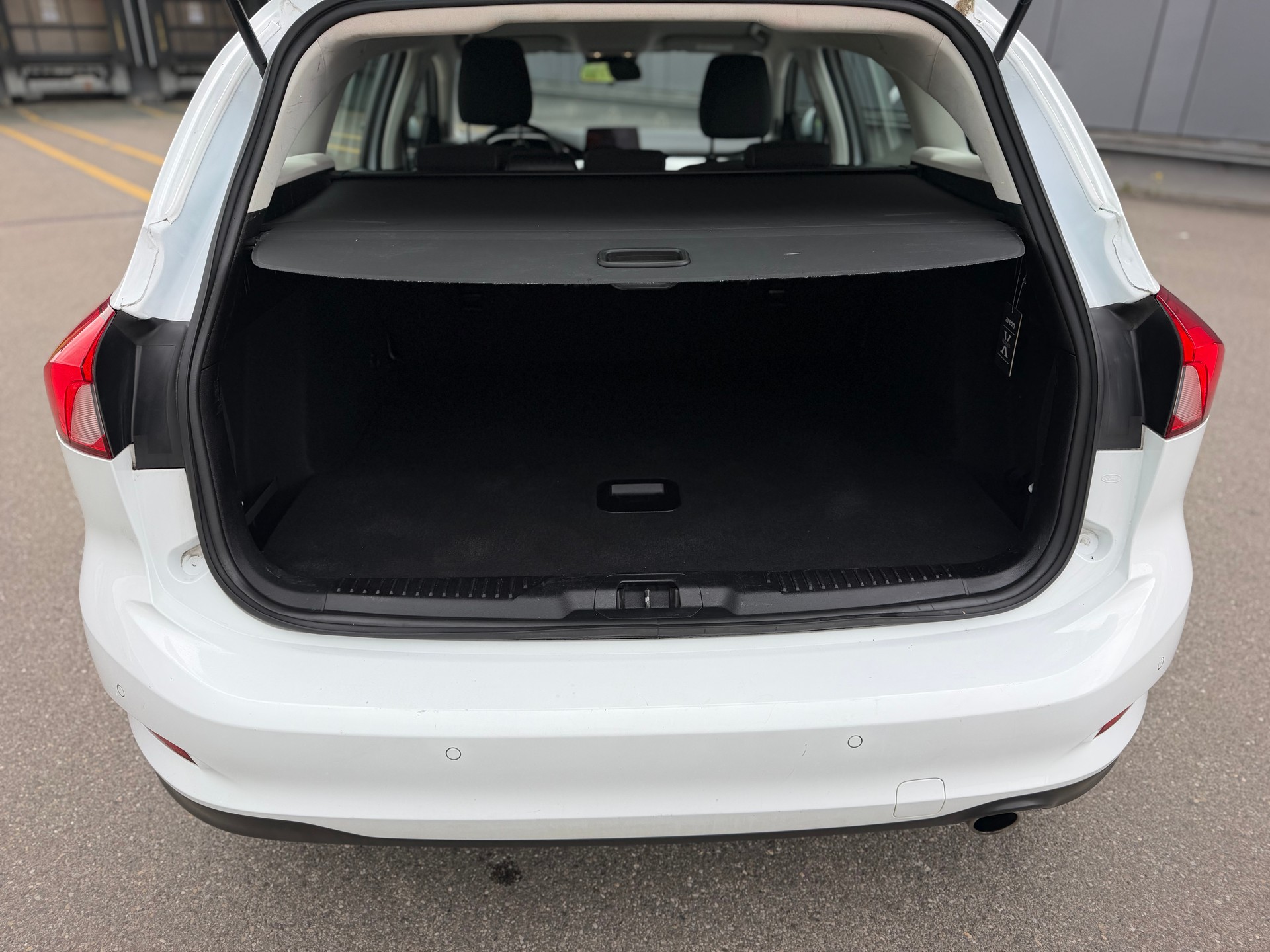 FORD Focus 1.5 TDCi Vignale-image-9