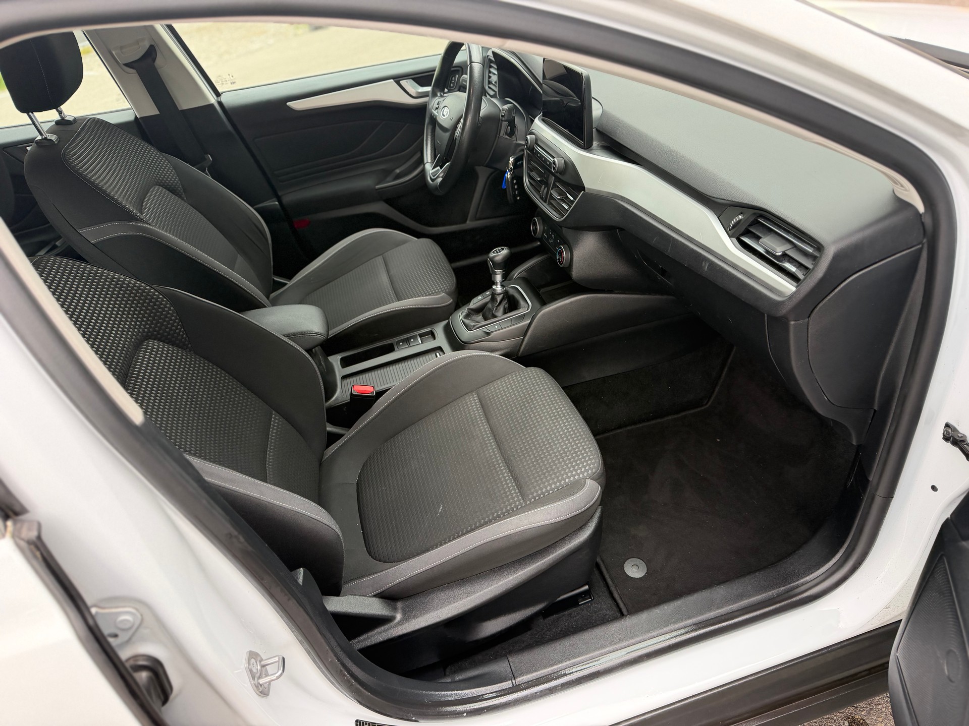 FORD Focus 1.5 TDCi Vignale-image-13