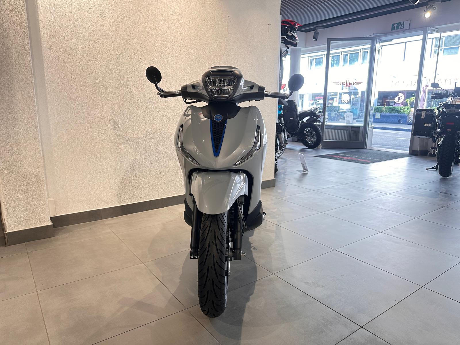 PIAGGIO Beverly 400 Sport | Vorführfahrzeug | ABS | Garantie-showroom-element-2