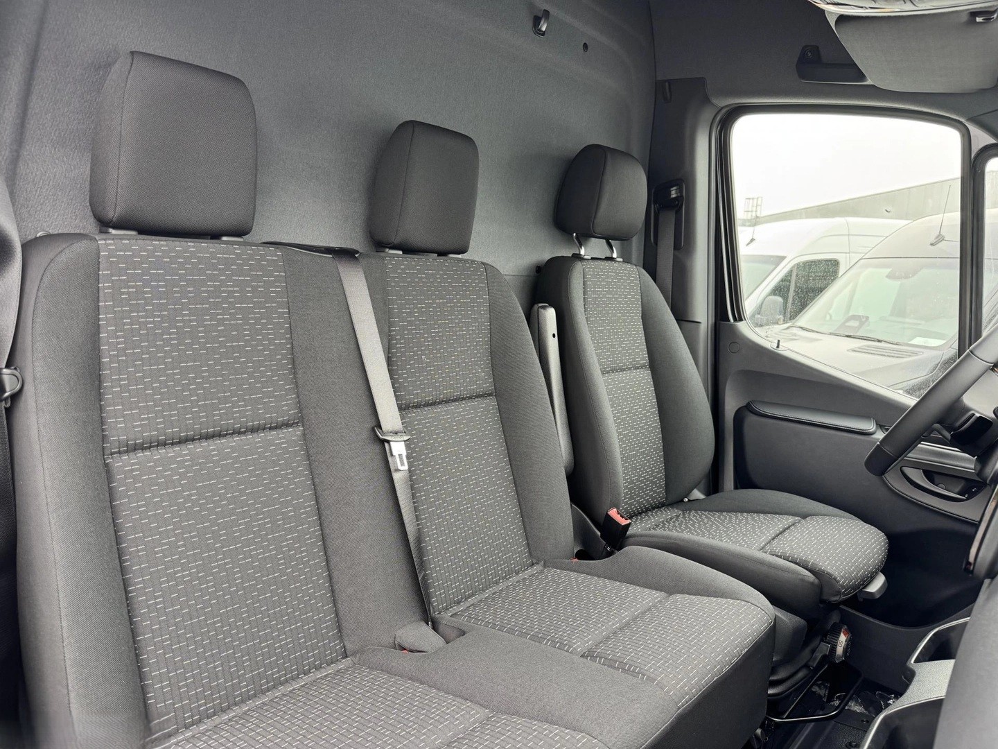 MERCEDES-BENZ Sprinter 319 CDI Lang 9G-TRONIC-image-8