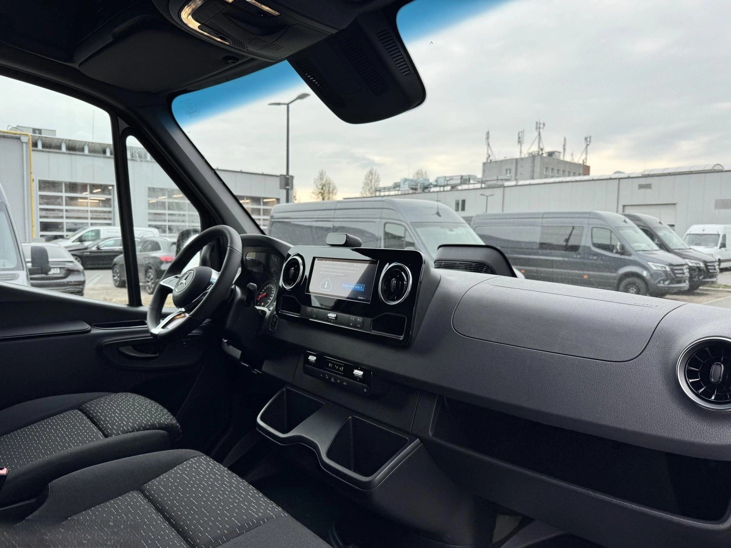 MERCEDES-BENZ Sprinter 319 CDI Lang 9G-TRONIC-image-7