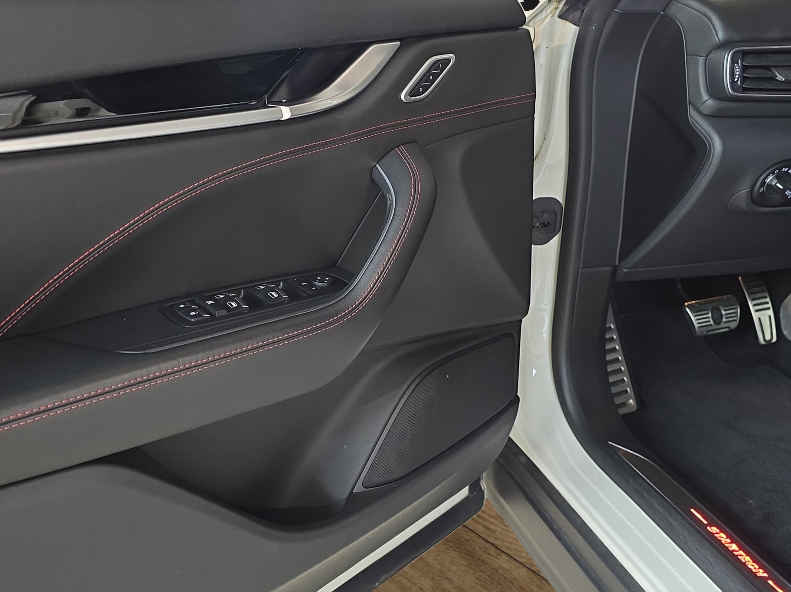 MASERATI Levante D 3.0 V6 Automatica-image-19