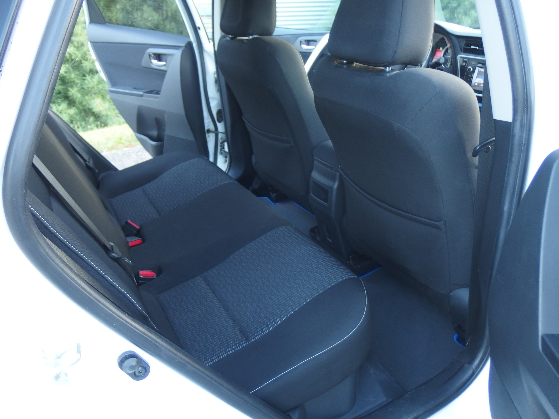 TOYOTA Auris 1.8 16V HSD Linea Trend-image-5