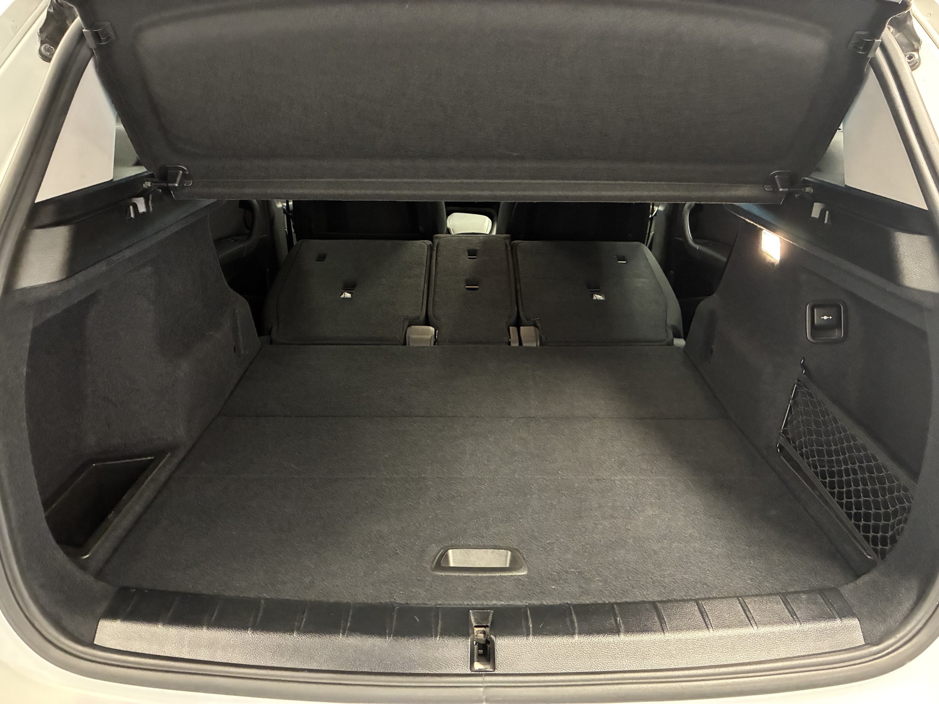 BMW X1 18i sDrive-image-5