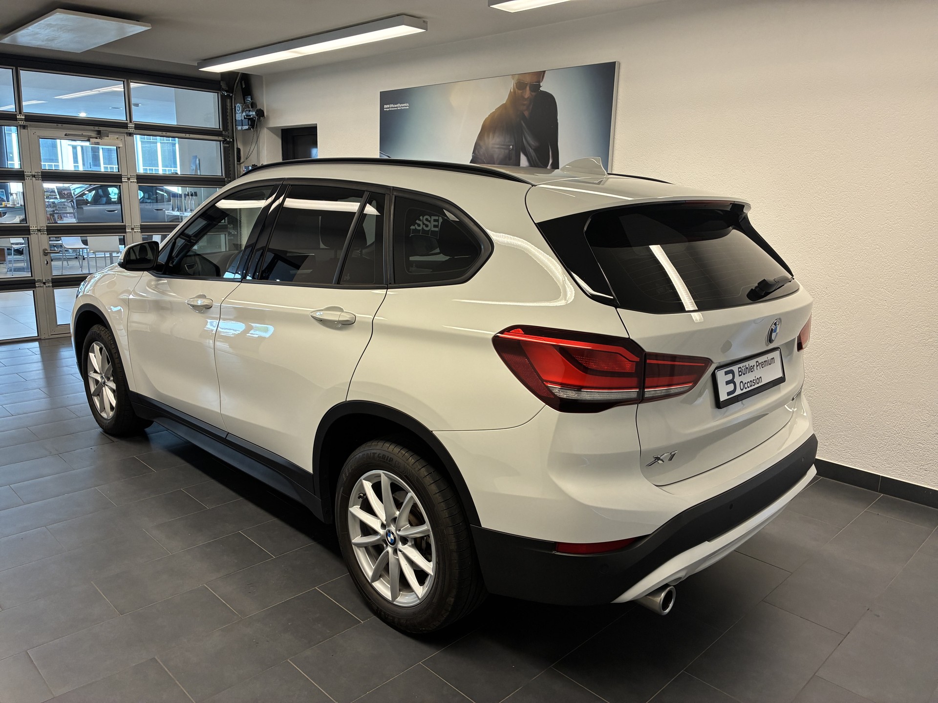 BMW X1 18i sDrive-image-3