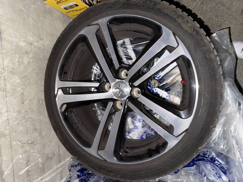 PEUGEOT 208 1.6 Turbo GTi-image-10