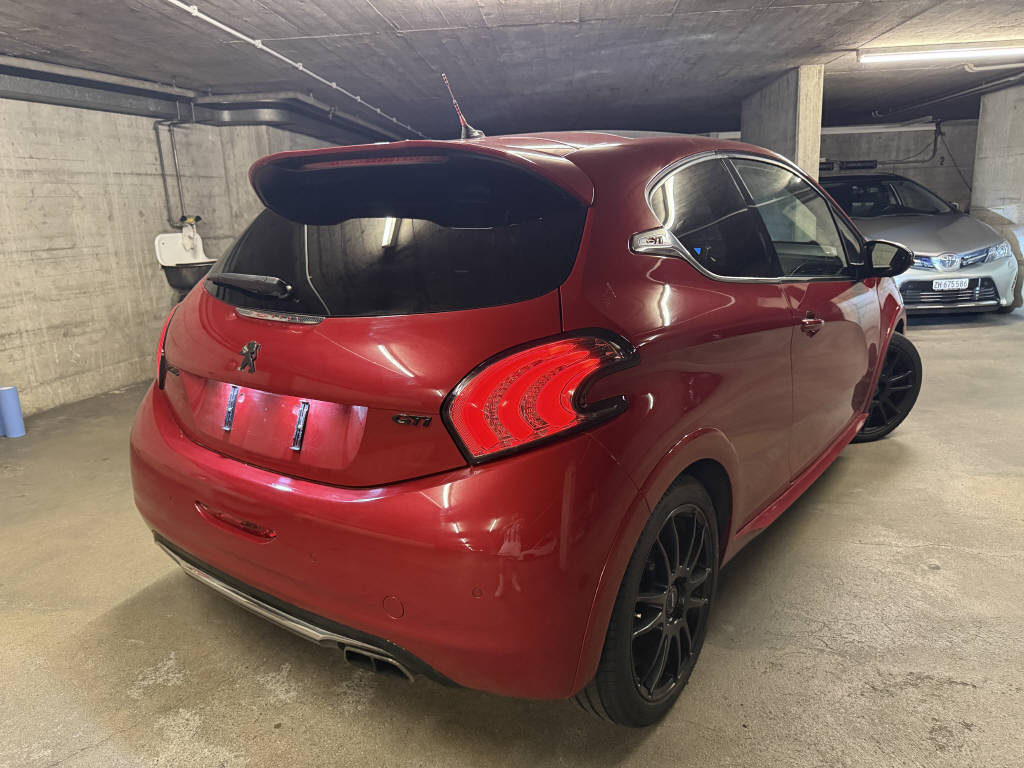 PEUGEOT 208 1.6 Turbo GTi-image-5