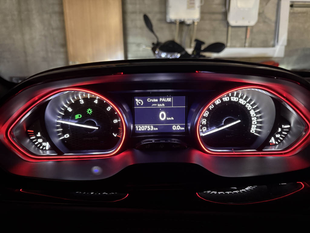 PEUGEOT 208 1.6 Turbo GTi-image-6