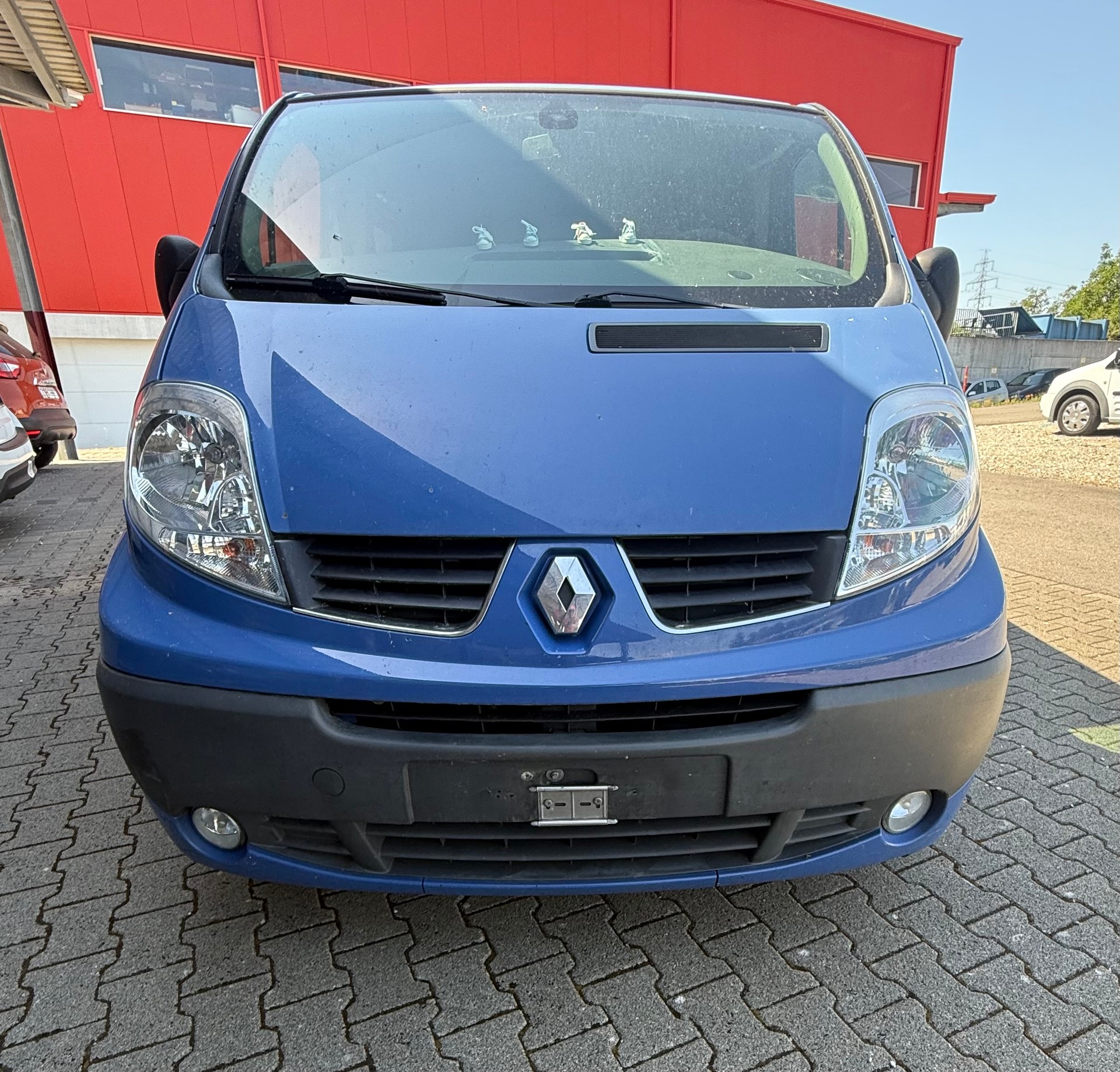 RENAULT Als Wohnwagen gebaut-image-0