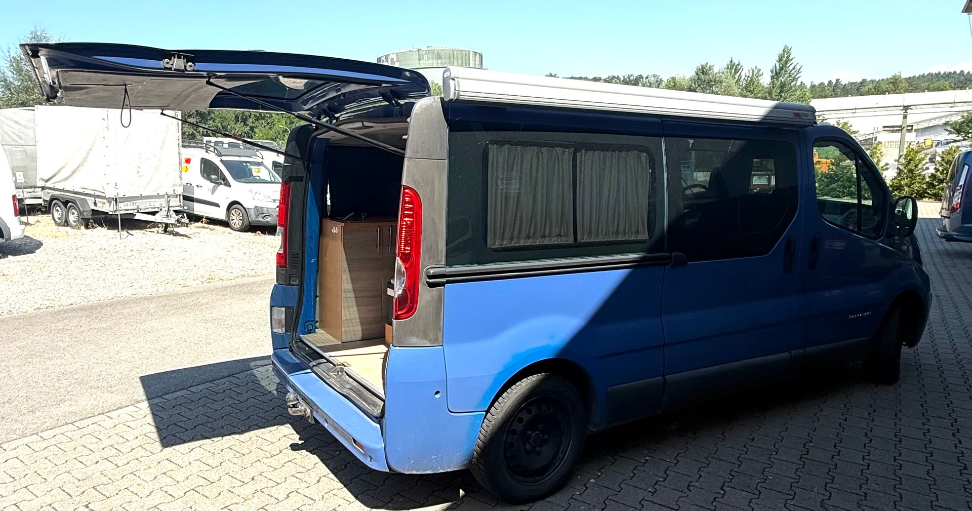 RENAULT Als Wohnwagen gebaut-image-4
