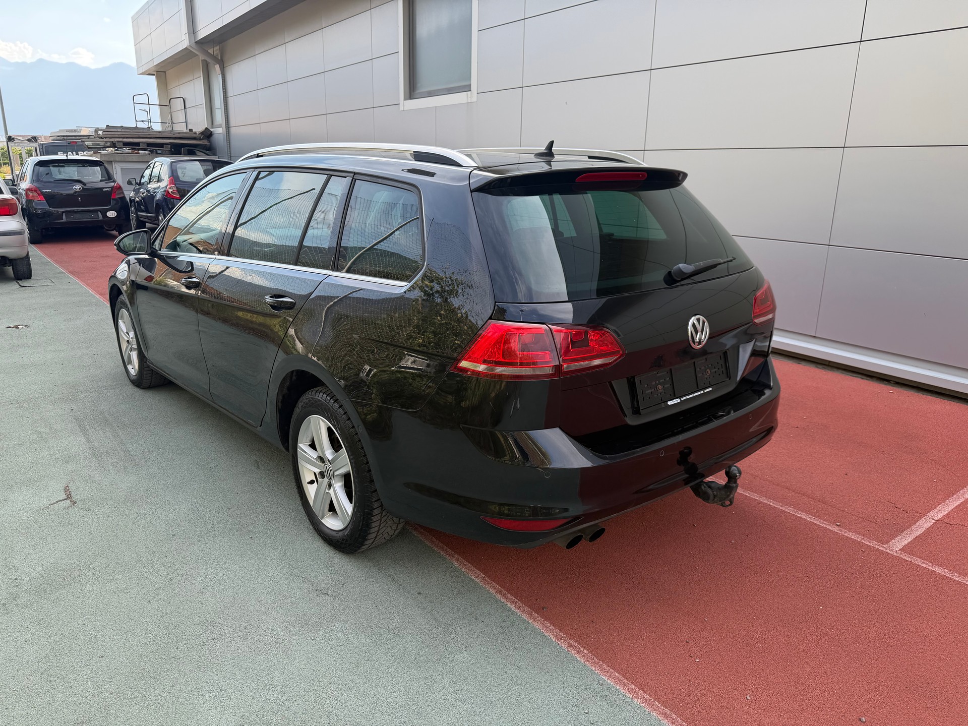 VW Golf Variant 2.0 TDI Comfortline 4Motion-image-3