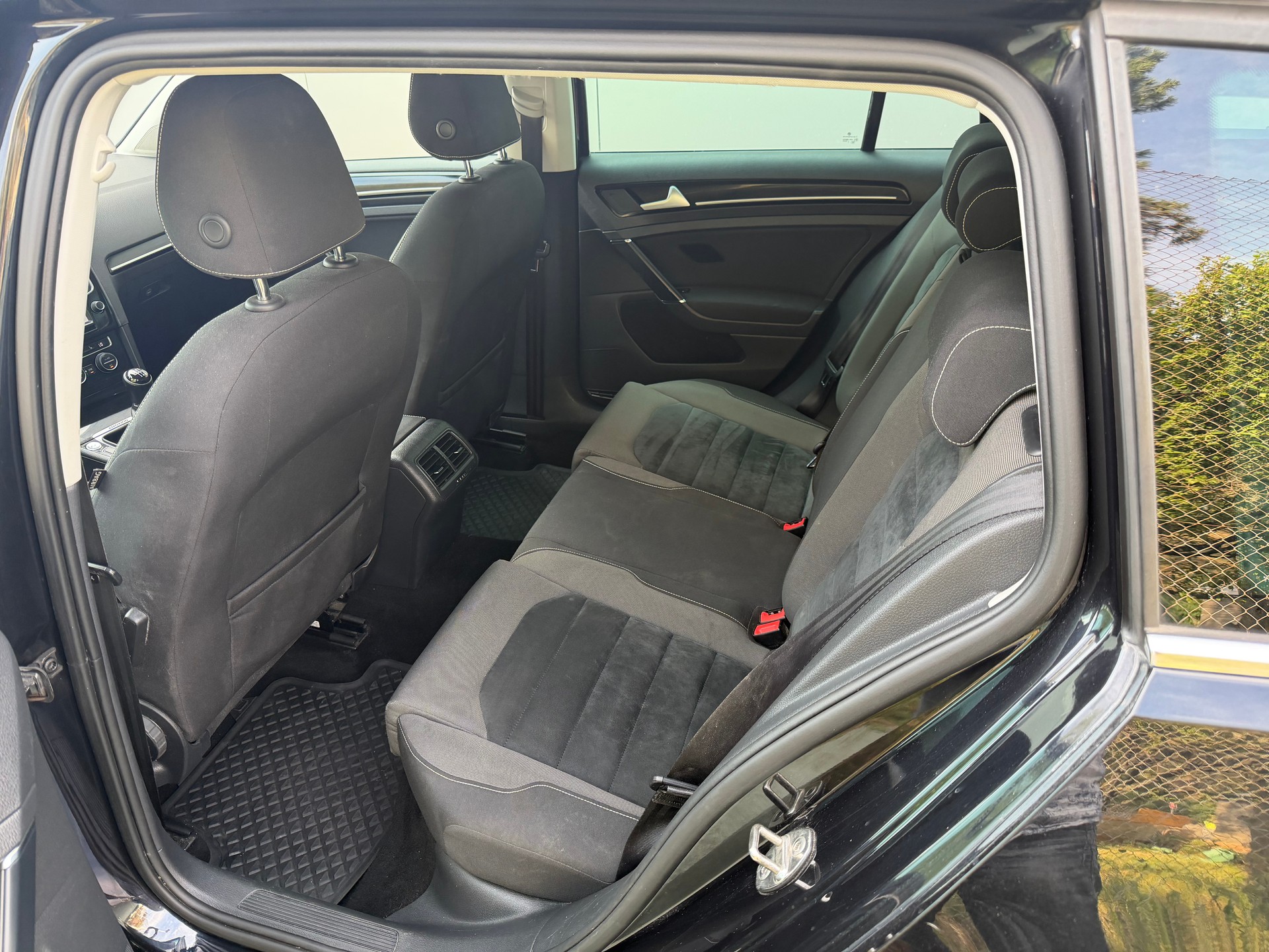 VW Golf Variant 2.0 TDI Comfortline 4Motion-image-11