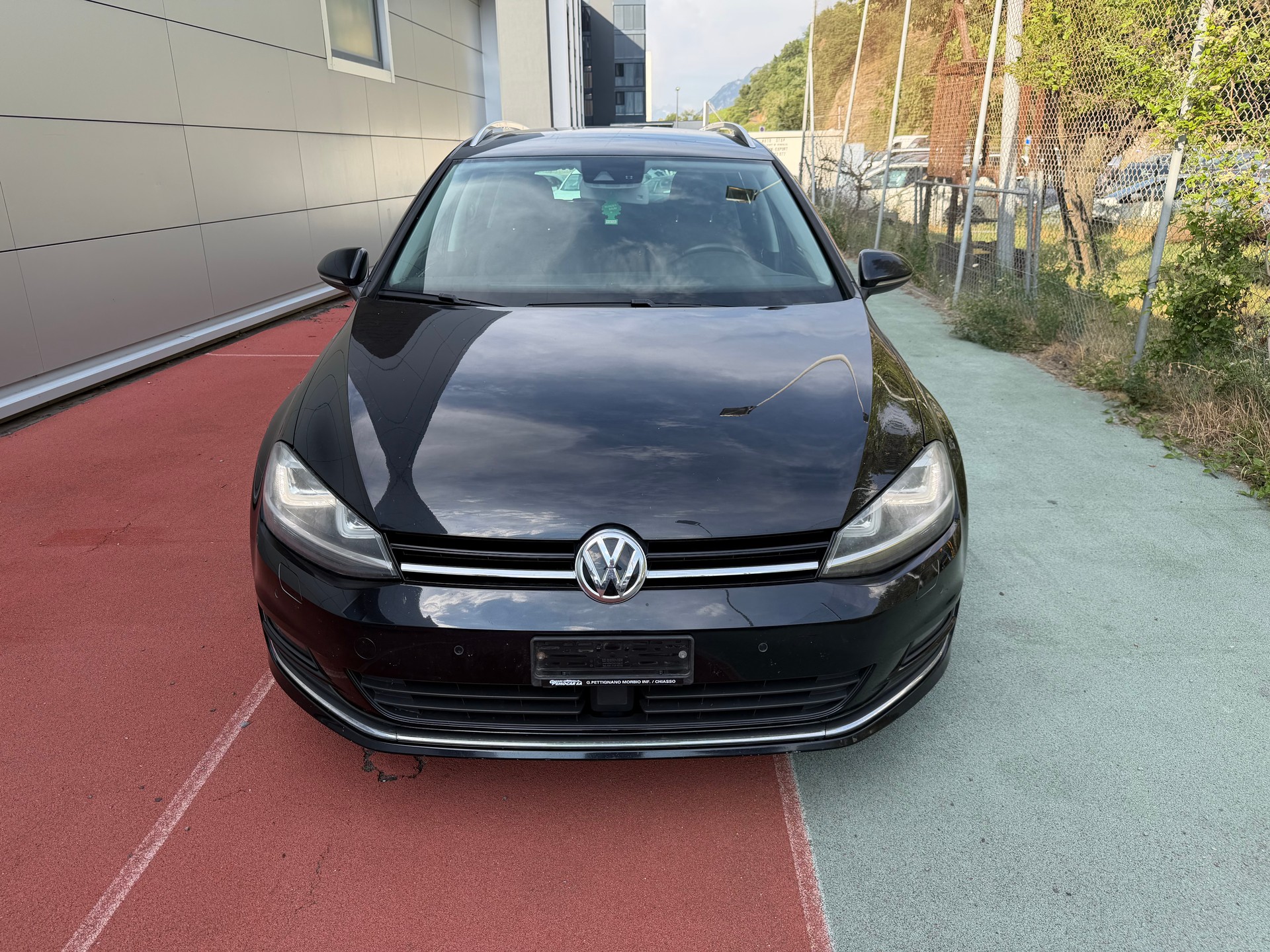 VW Golf Variant 2.0 TDI Comfortline 4Motion-image-2