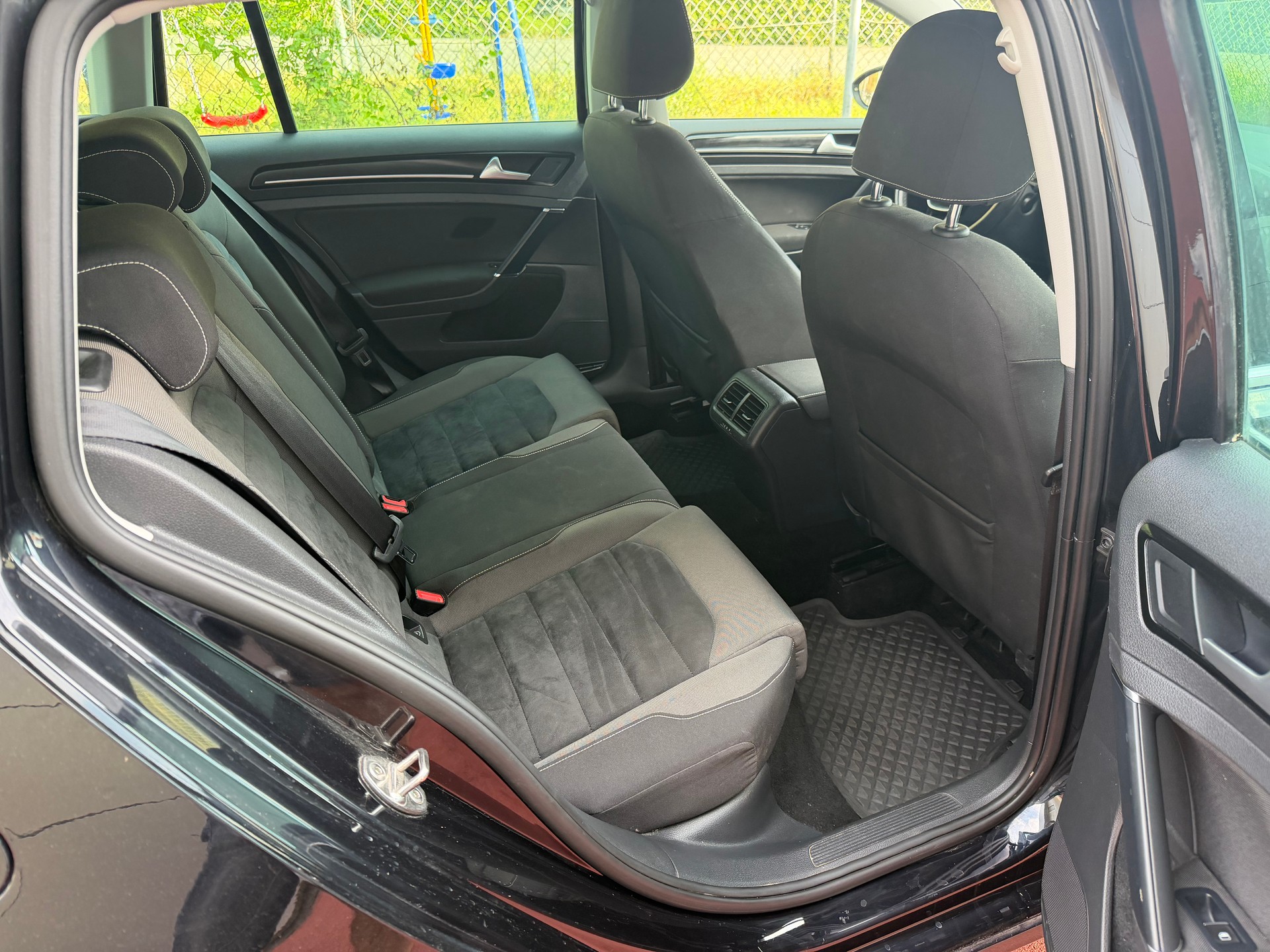 VW Golf Variant 2.0 TDI Comfortline 4Motion-image-10