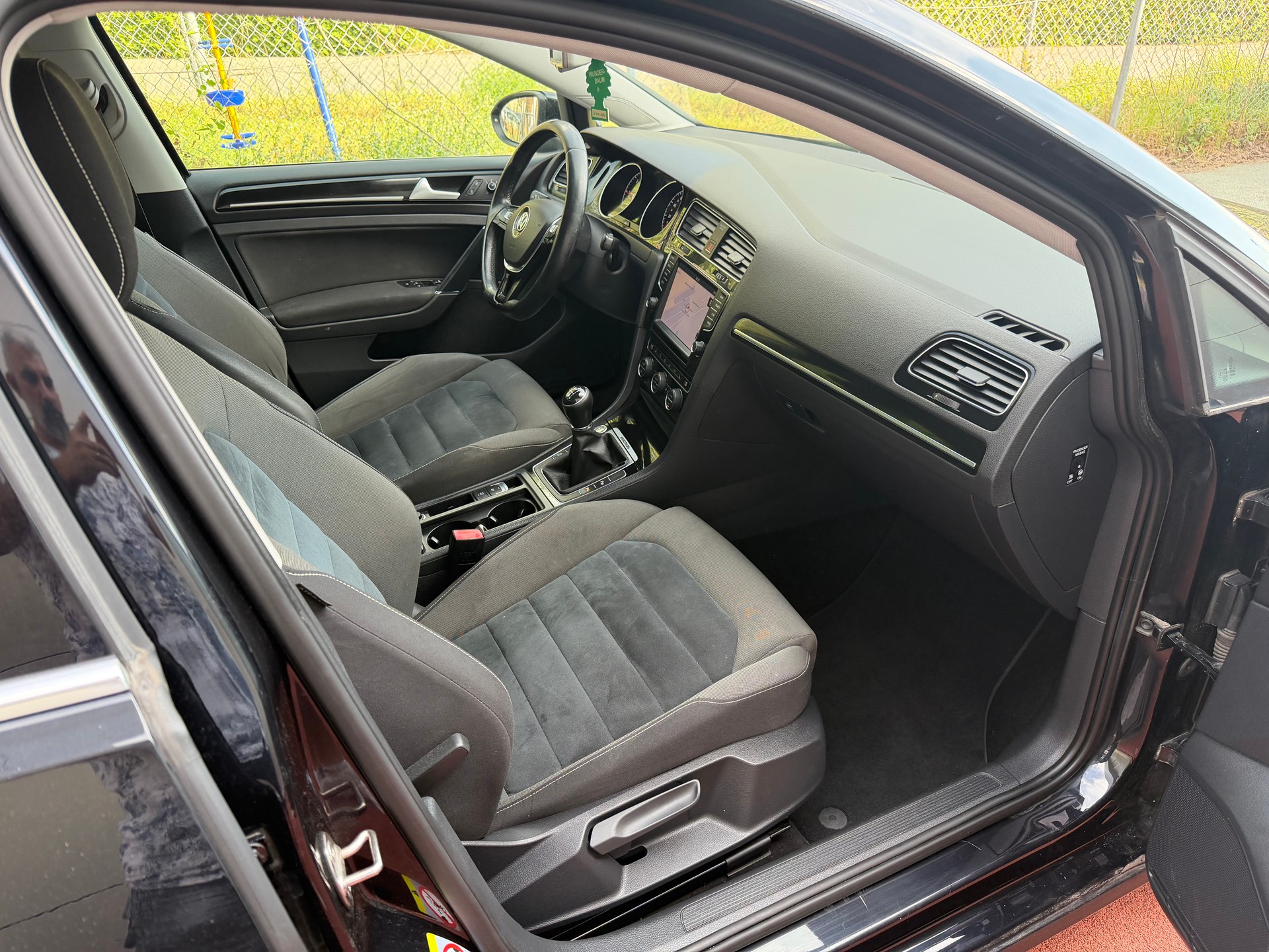 VW Golf Variant 2.0 TDI Comfortline 4Motion-image-9