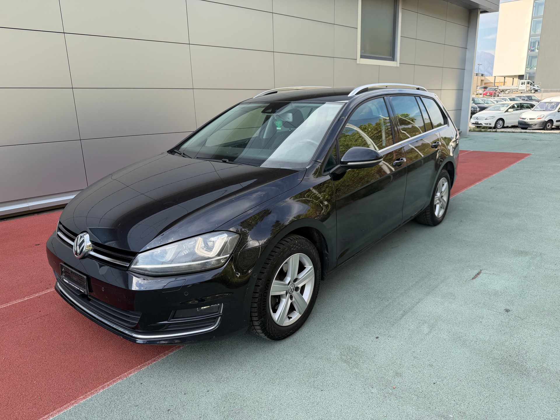 VW Golf Variant 2.0 TDI Comfortline 4Motion-image-0
