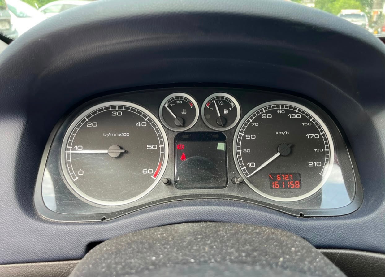 PEUGEOT 307 SW 2.0 HDI-image-3