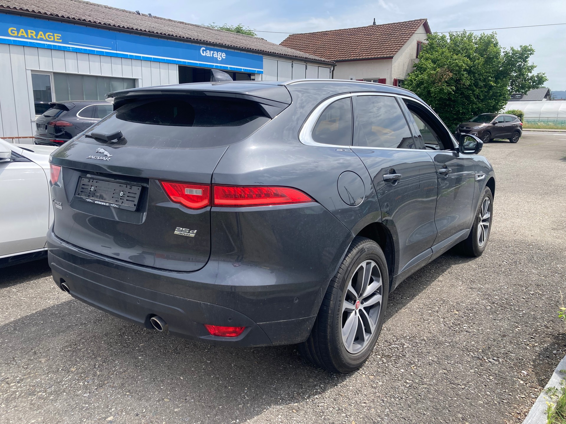 JAGUAR F-Pace 25d R-Sport AWD Automatik 90YRS Celebration Ed.-image-2