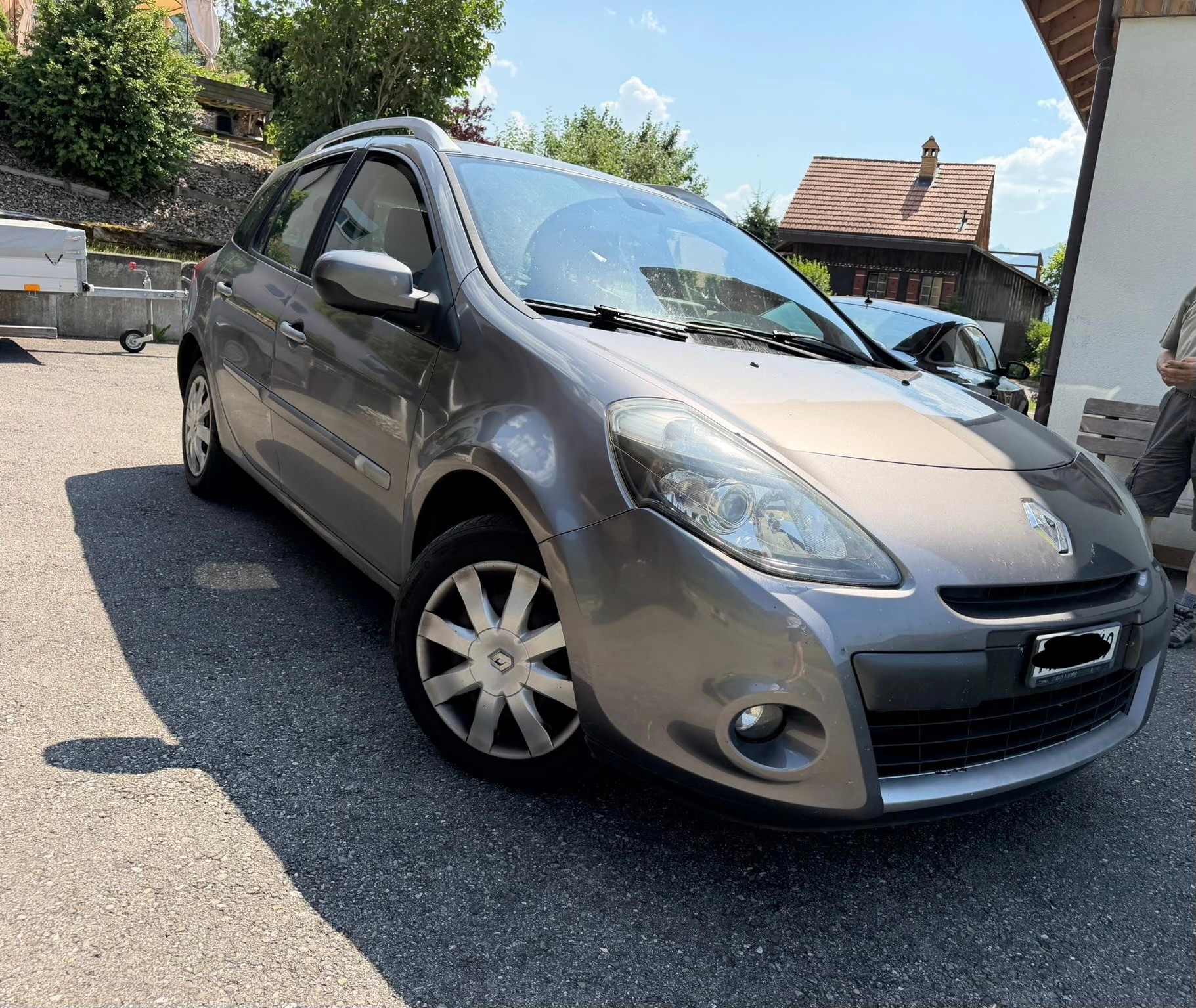 RENAULT Clio Grandtour 1.2 16V Turbo Dynamique-image-1