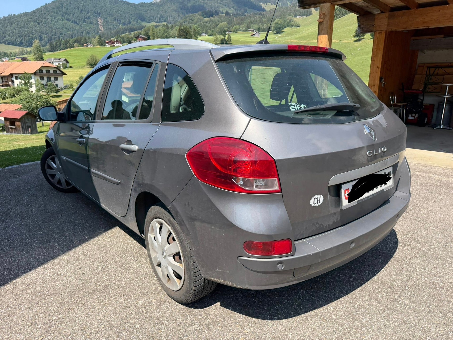 RENAULT Clio Grandtour 1.2 16V Turbo Dynamique-image-3