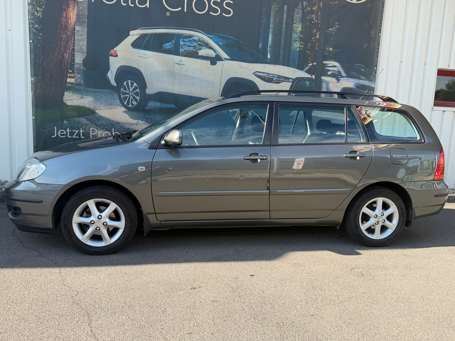 TOYOTA Corolla Wagon 1.6 Pardo-image-1