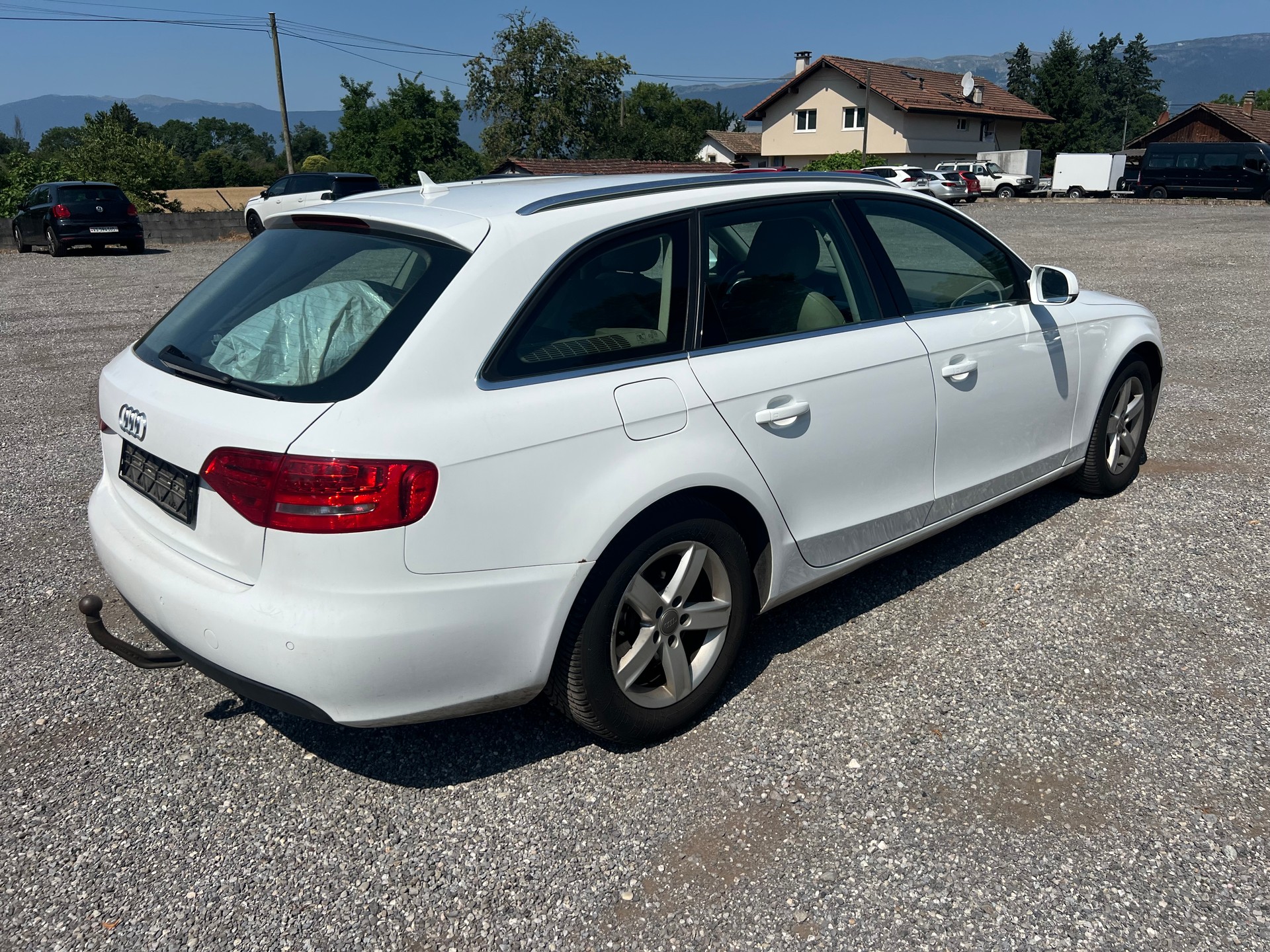 AUDI A4 Avant 2.0 TDI quattro-image-5
