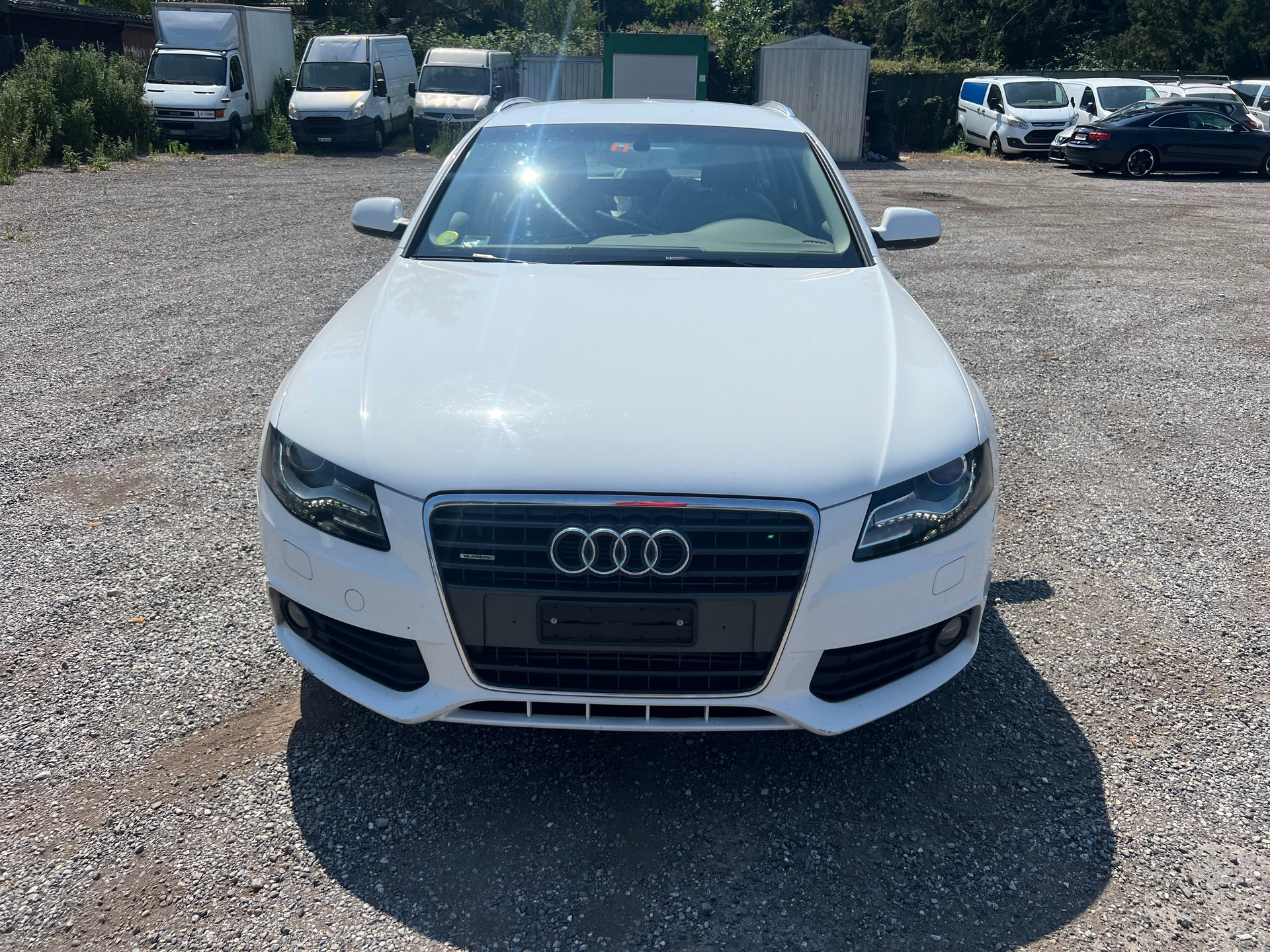 AUDI A4 Avant 2.0 TDI quattro-image-1