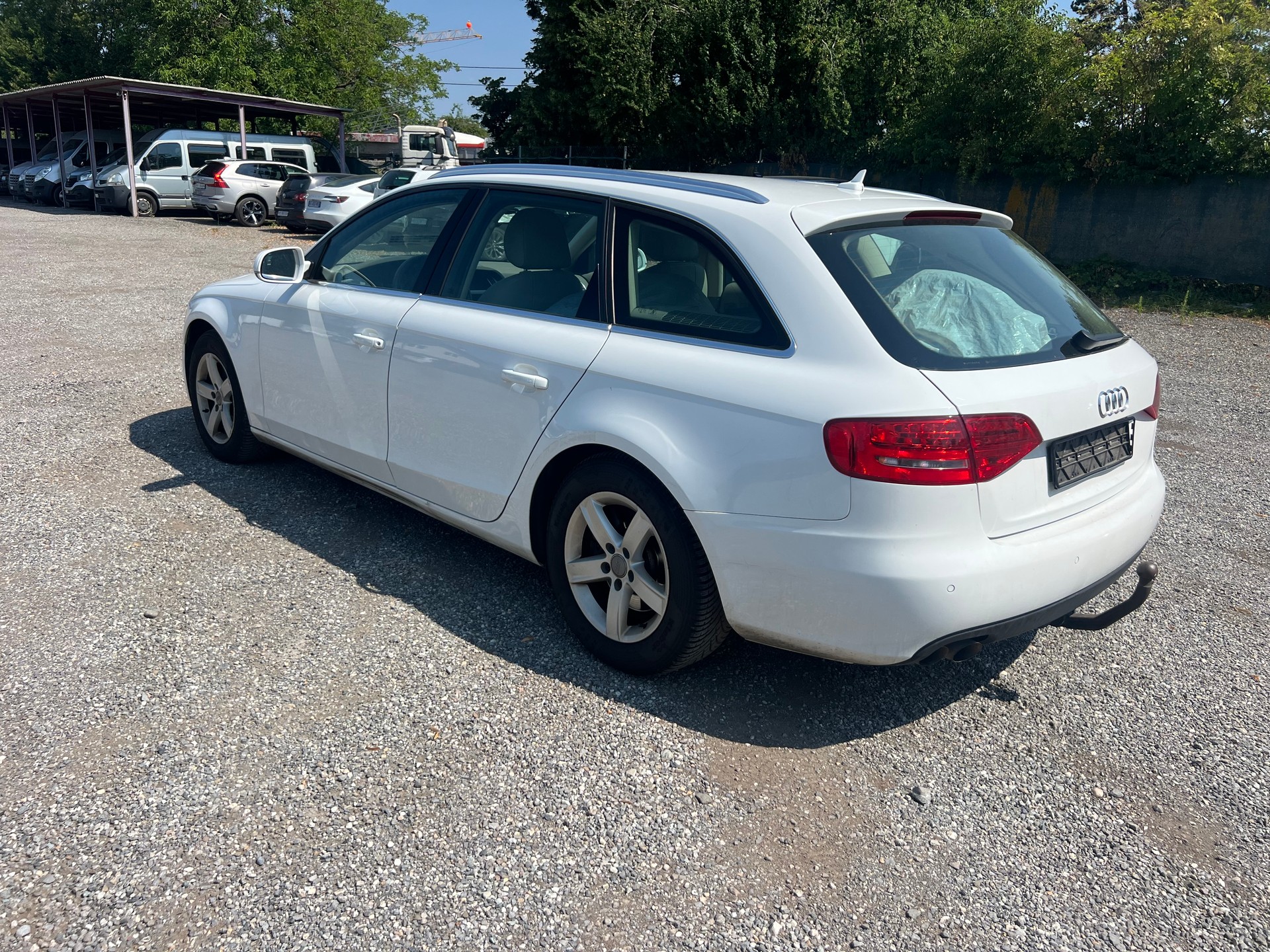 AUDI A4 Avant 2.0 TDI quattro-image-3