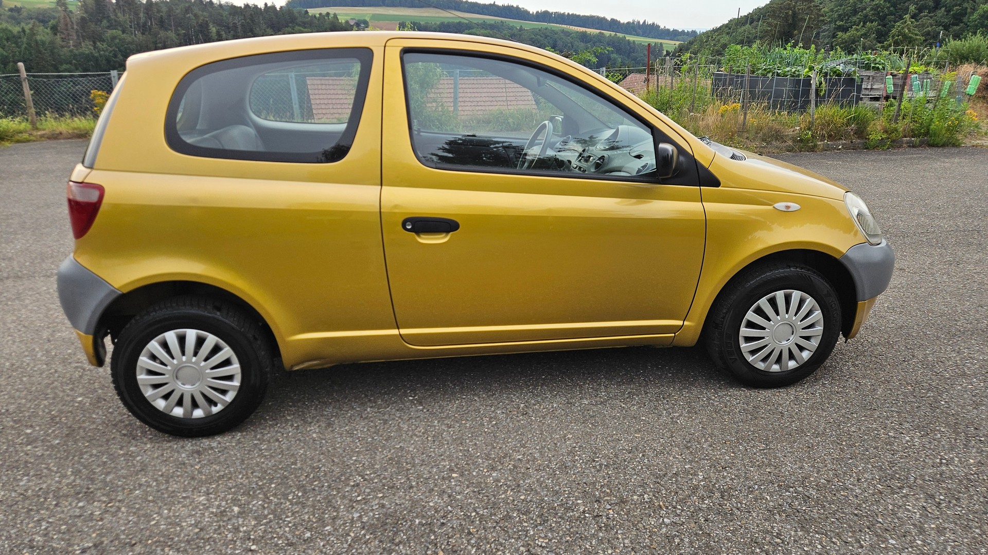 TOYOTA Yaris 1.0 Linea Sol-image-5