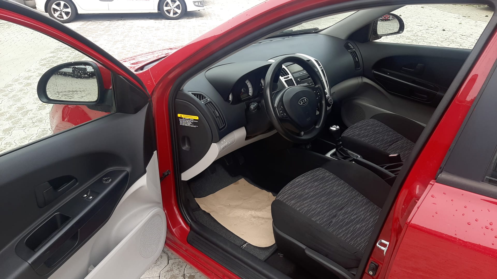 KIA Cee'd Sporty Wagon 1.4 16V Eco-image-5
